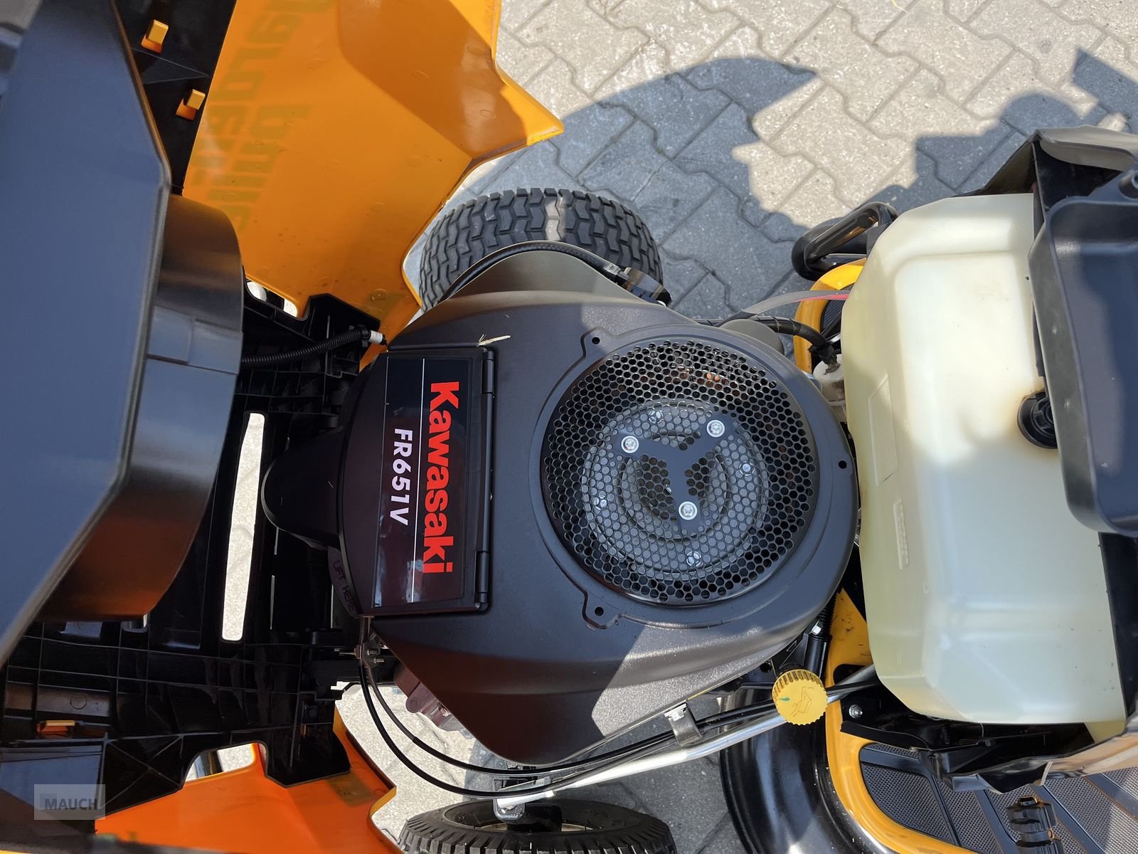 Rasentraktor of the type Cub Cadet XT2 QR106 nur 130h, Gebrauchtmaschine in Burgkirchen (Picture 14)