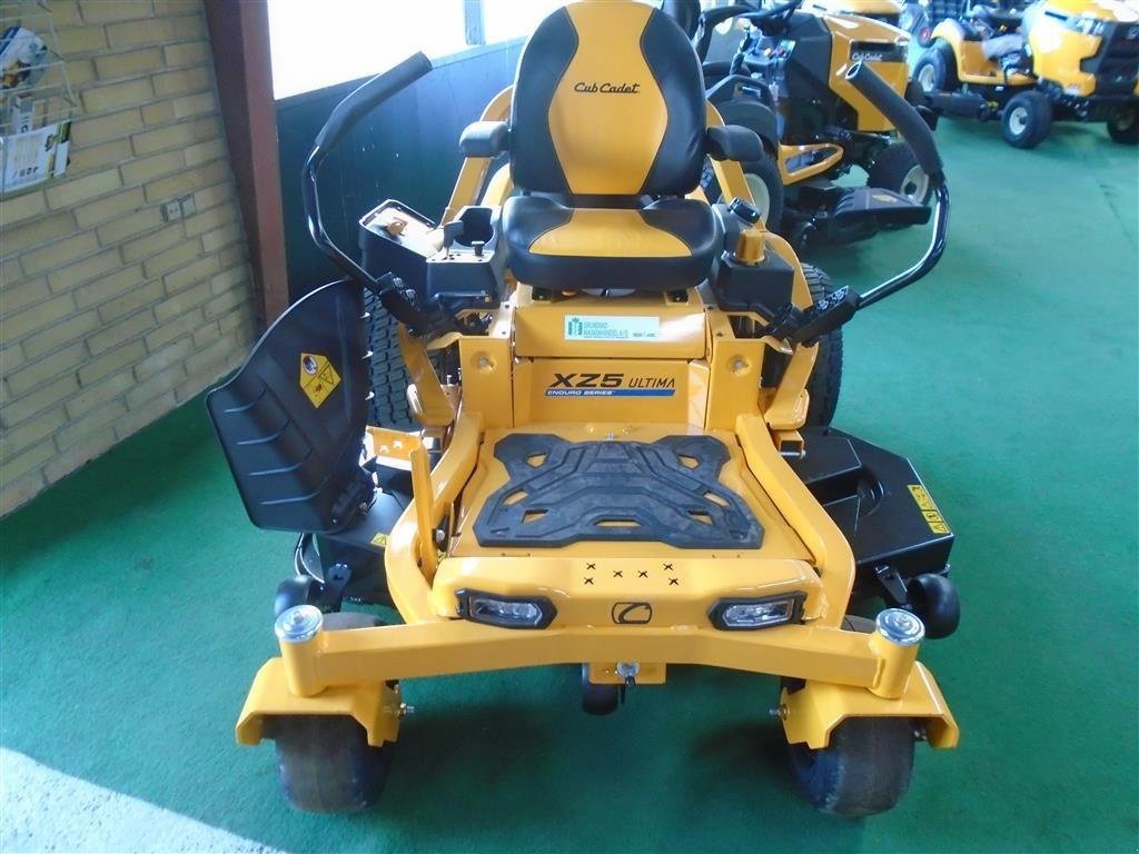 Rasentraktor of the type Cub Cadet XZ5 L 137, Gebrauchtmaschine in Viborg (Picture 1)