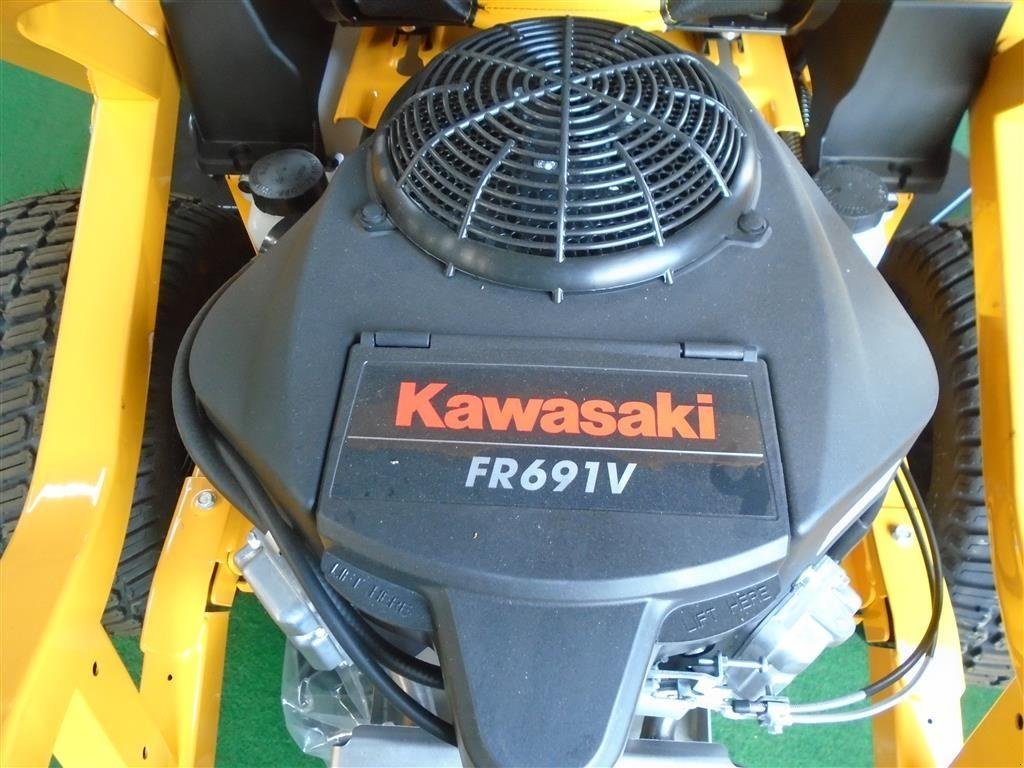 Rasentraktor of the type Cub Cadet XZ5 L 137, Gebrauchtmaschine in Viborg (Picture 5)