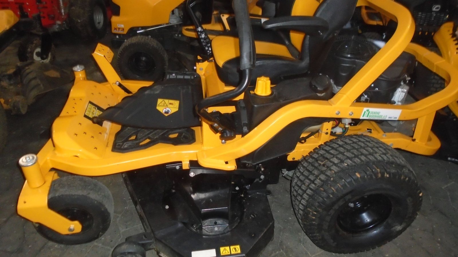 Rasentraktor типа Cub Cadet XZ5 L137, Gebrauchtmaschine в Viborg (Фотография 2)