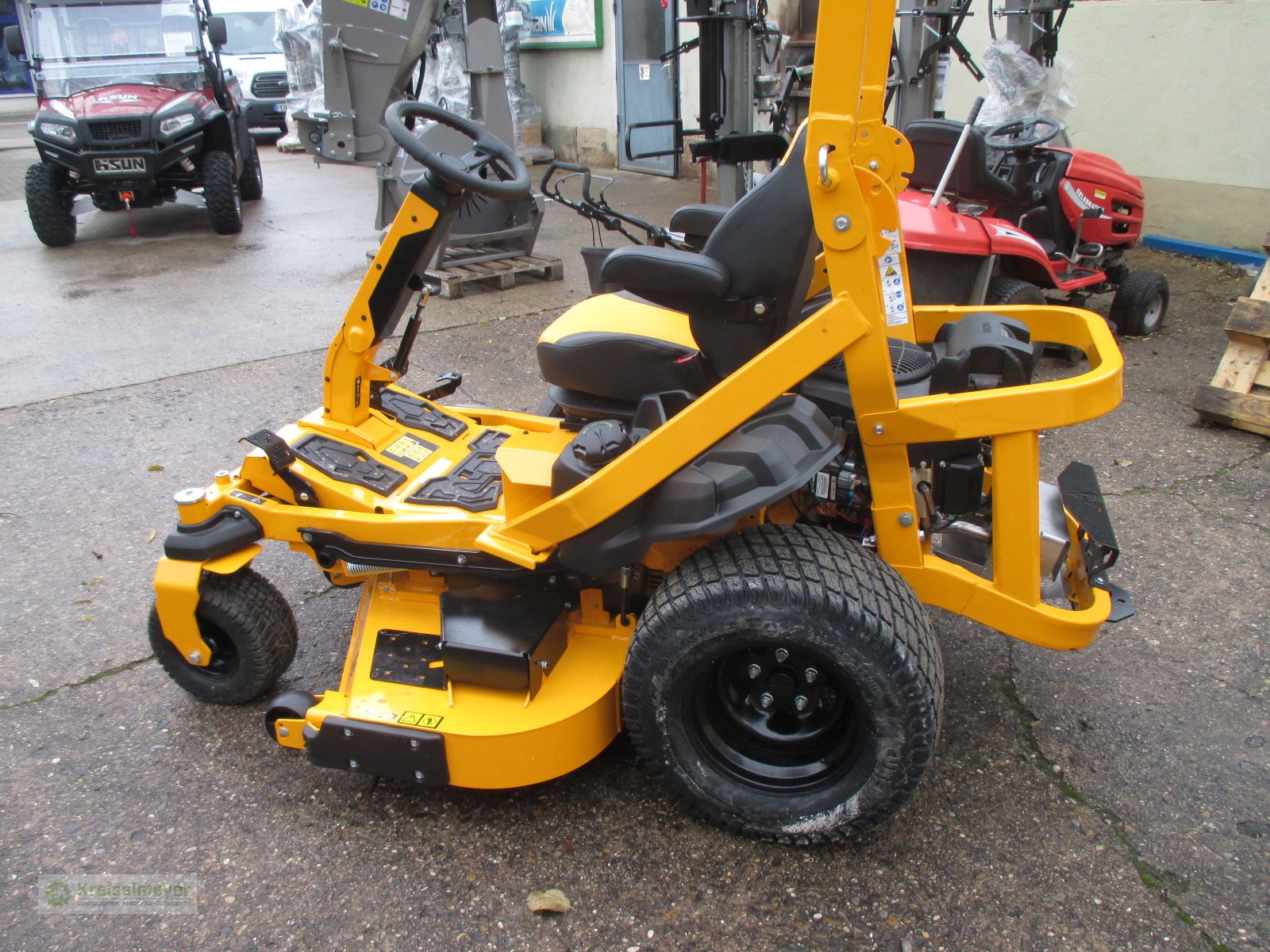Rasentraktor a típus Cub Cadet XZ8 S137i Ultima Zero Turn Profi Nullwendekreismäher 137 cm Kohler Benzindirekteinspritzer, Neumaschine ekkor: Feuchtwangen (Kép 4)