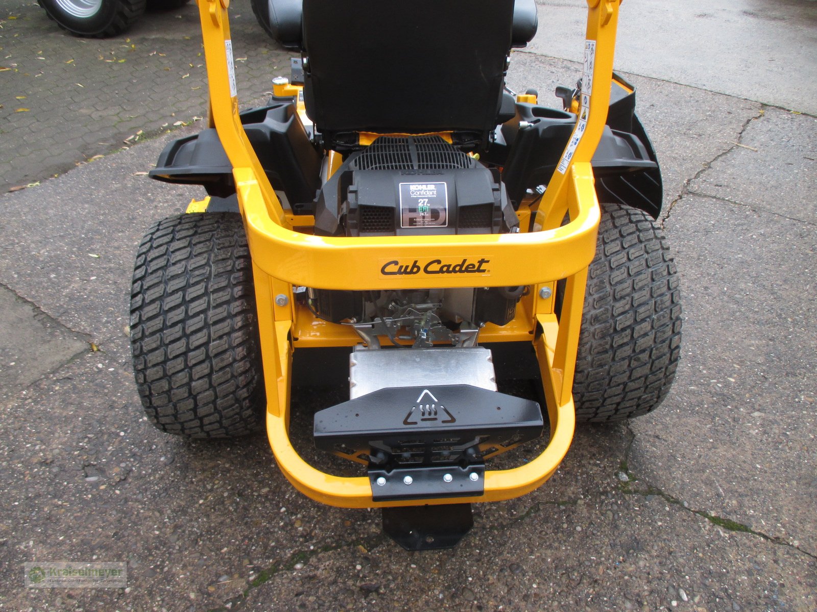 Rasentraktor a típus Cub Cadet XZ8 S137i Ultima Zero Turn Profi Nullwendekreismäher 137 cm Kohler Benzindirekteinspritzer, Neumaschine ekkor: Feuchtwangen (Kép 5)