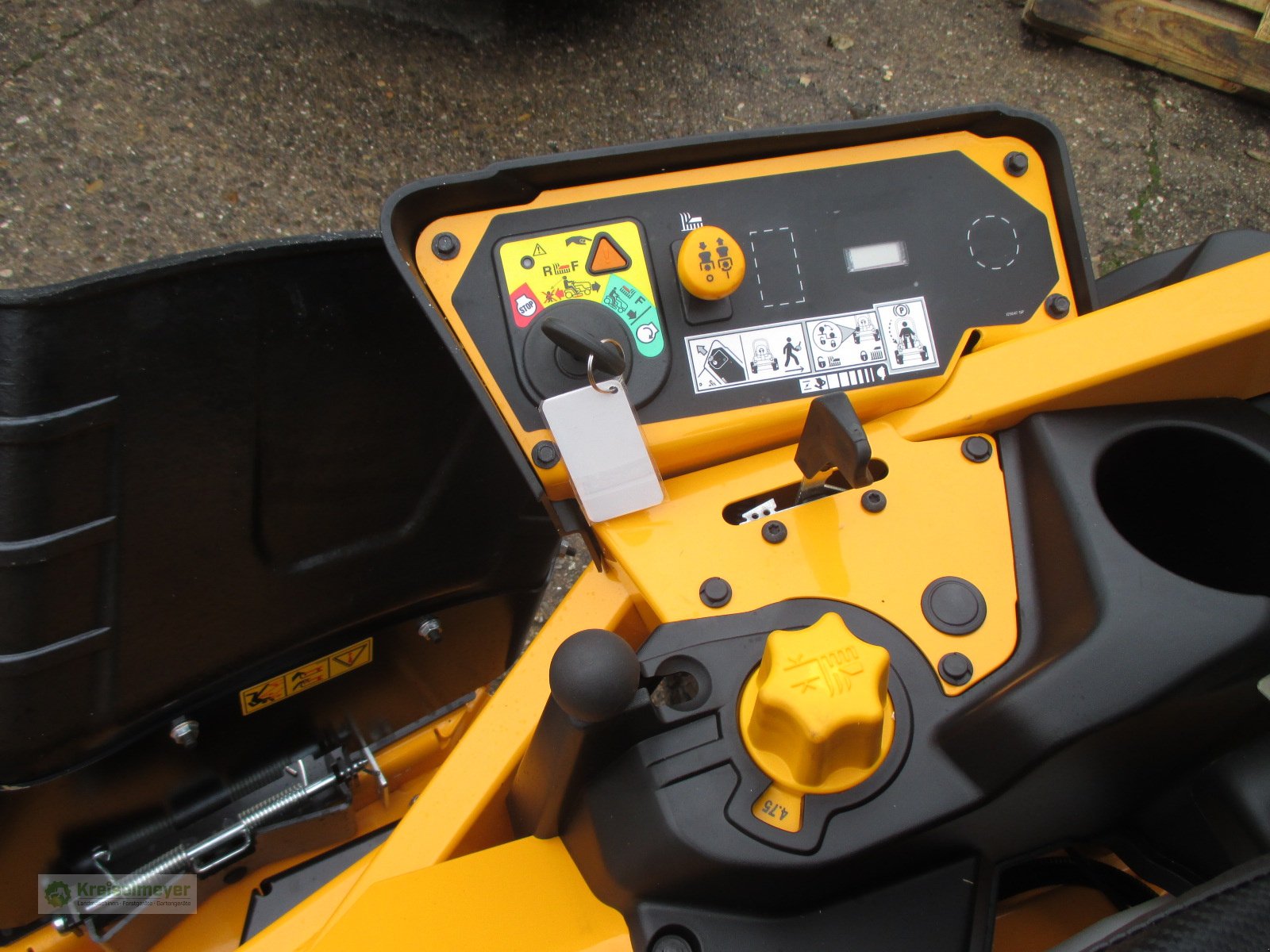 Rasentraktor a típus Cub Cadet XZ8 S137i Ultima Zero Turn Profi Nullwendekreismäher 137 cm Kohler Benzindirekteinspritzer, Neumaschine ekkor: Feuchtwangen (Kép 9)