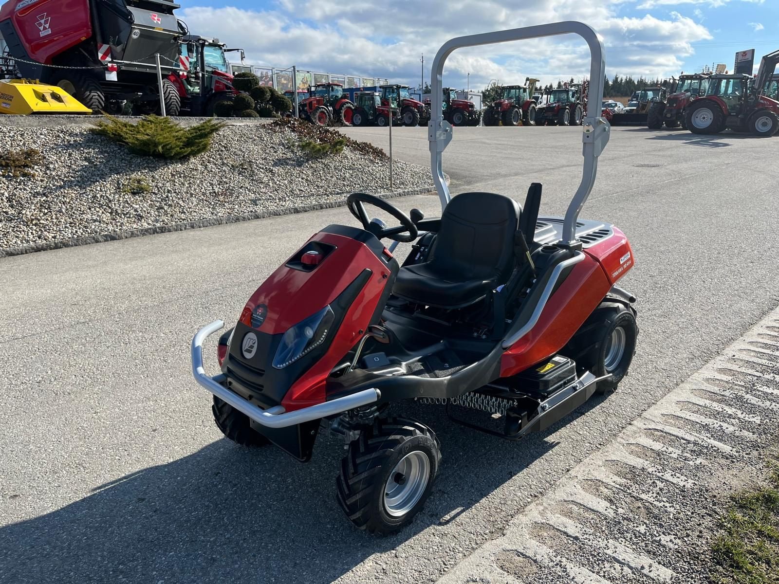 Rasentraktor typu Efco Efco Tonkawa 26 Hochgrasmäher, Vorführmaschine v NATTERNBACH (Obrázek 1)