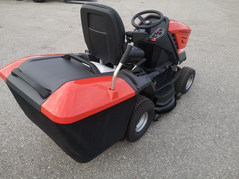 Rasentraktor des Typs Efco Rasentraktor EFCO EF 106/24 KH, Neumaschine in NATTERNBACH (Bild 5)