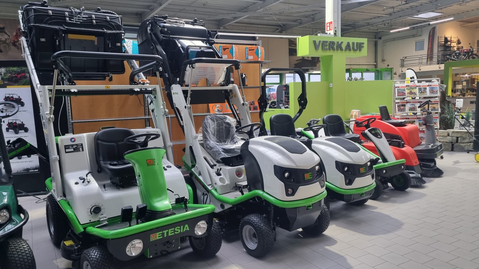 Rasentraktor des Typs Etesia Hydro 80 MKHP5, Neumaschine in Olpe (Bild 13)