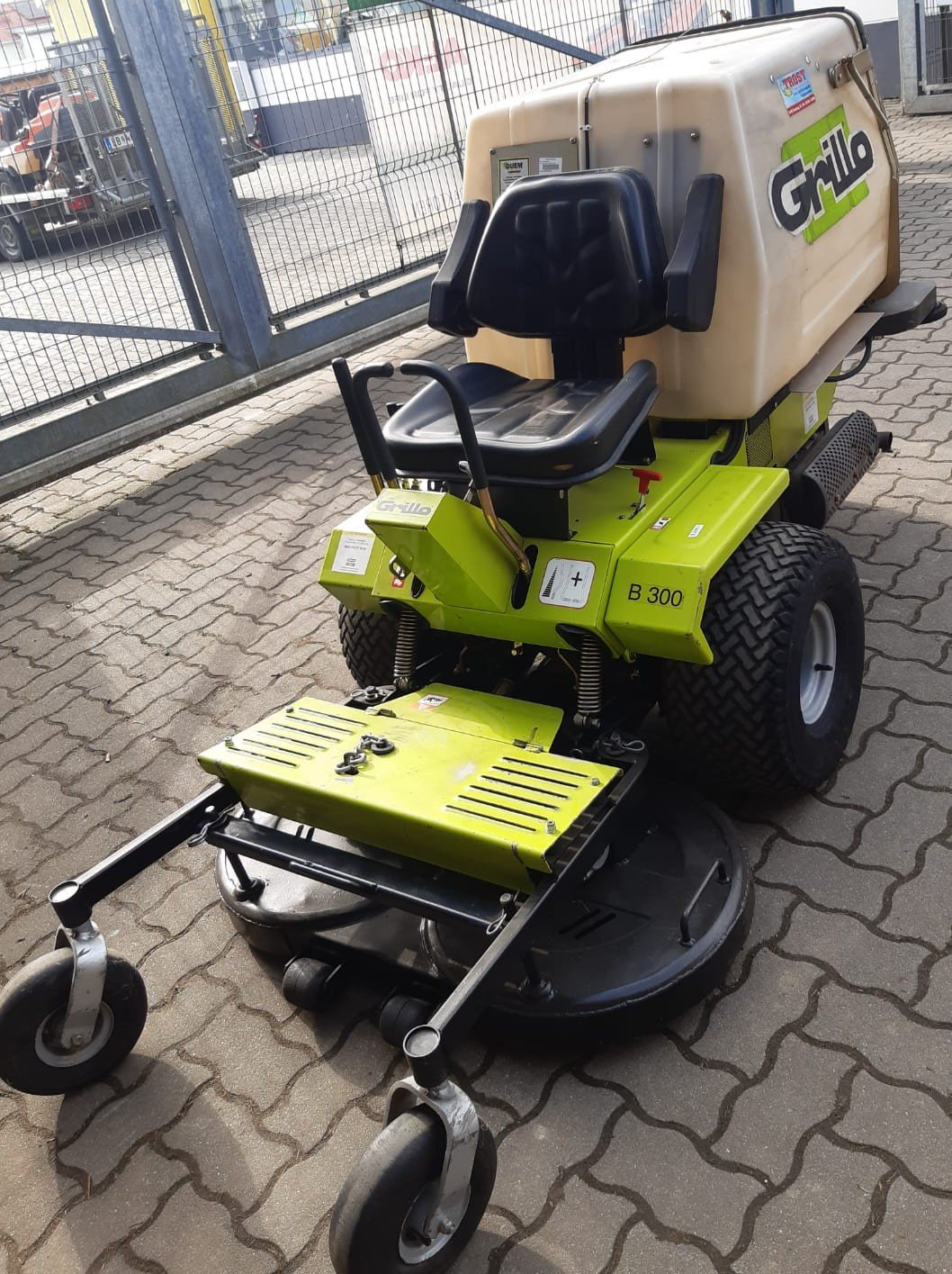 Rasentraktor типа Grillo B 300, Gebrauchtmaschine в Zwaring (Фотография 3)