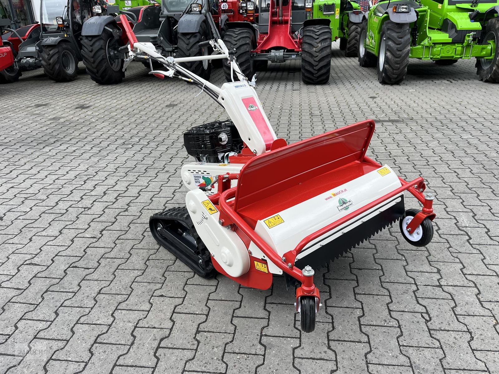 Rasentraktor a típus Herkules Hochgrasmäher HRC 813 H Schlegelmäher, Neumaschine ekkor: Burgkirchen (Kép 1)