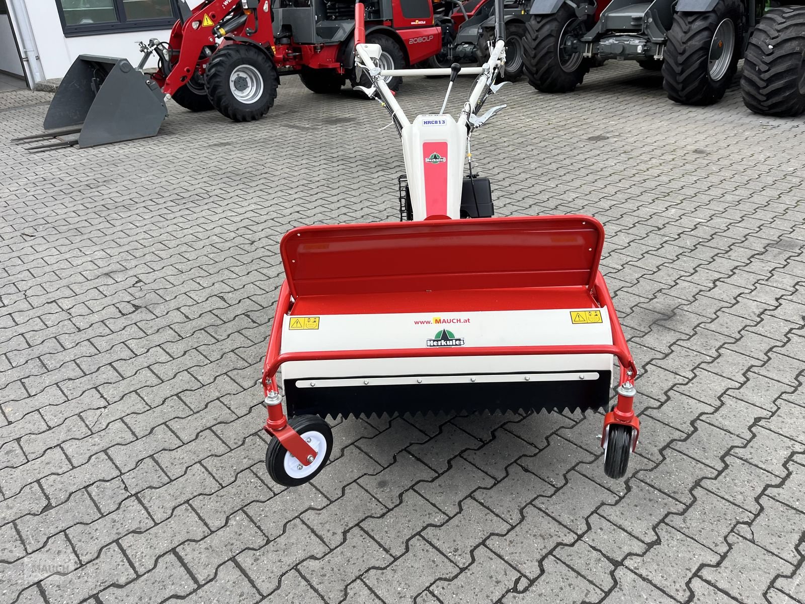Rasentraktor a típus Herkules Hochgrasmäher HRC 813 H Schlegelmäher, Neumaschine ekkor: Burgkirchen (Kép 13)
