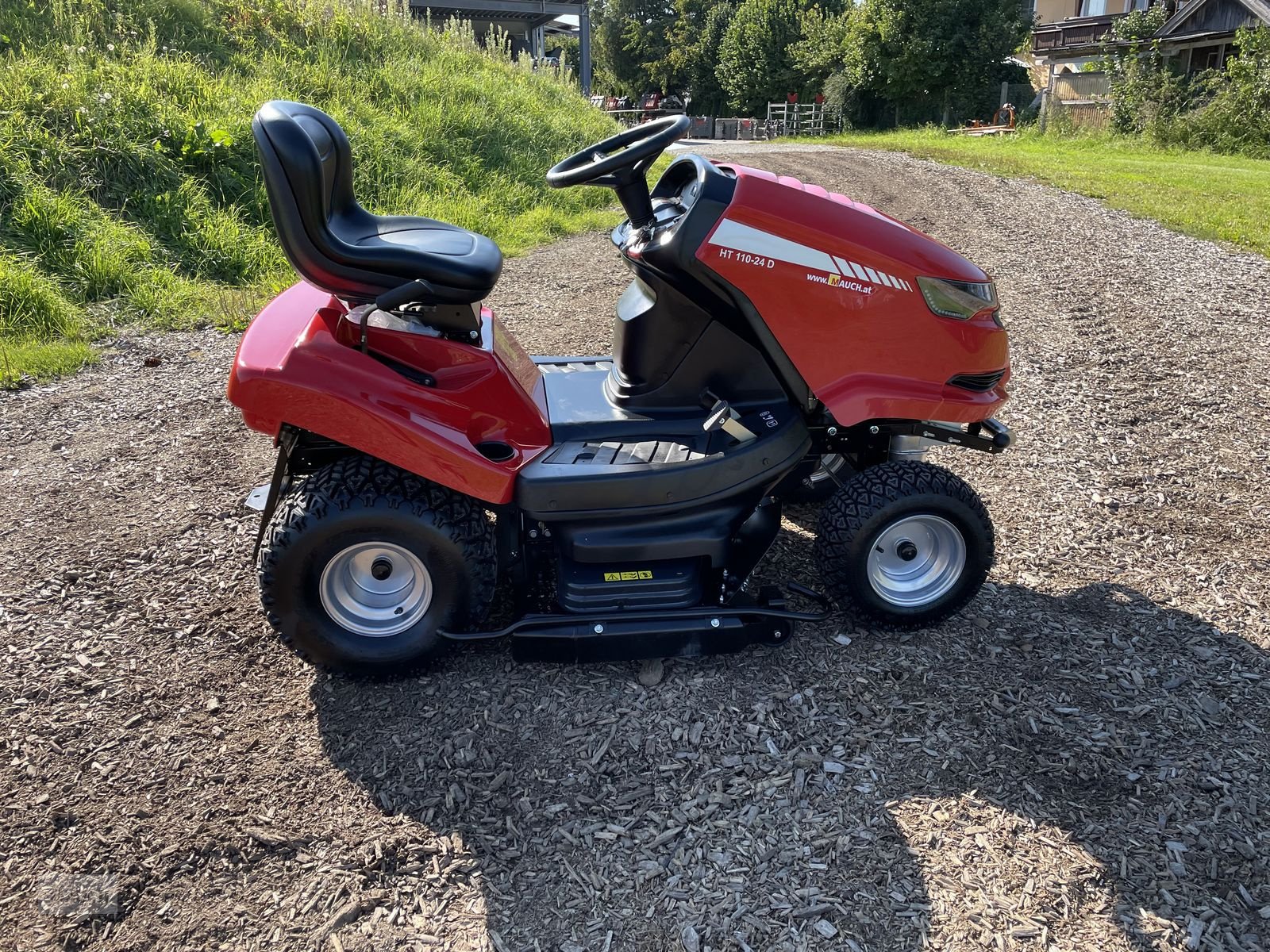 Rasentraktor of the type Herkules Hochgrasmäher HT 110 -22DH NEU, Neumaschine in Burgkirchen (Picture 16)