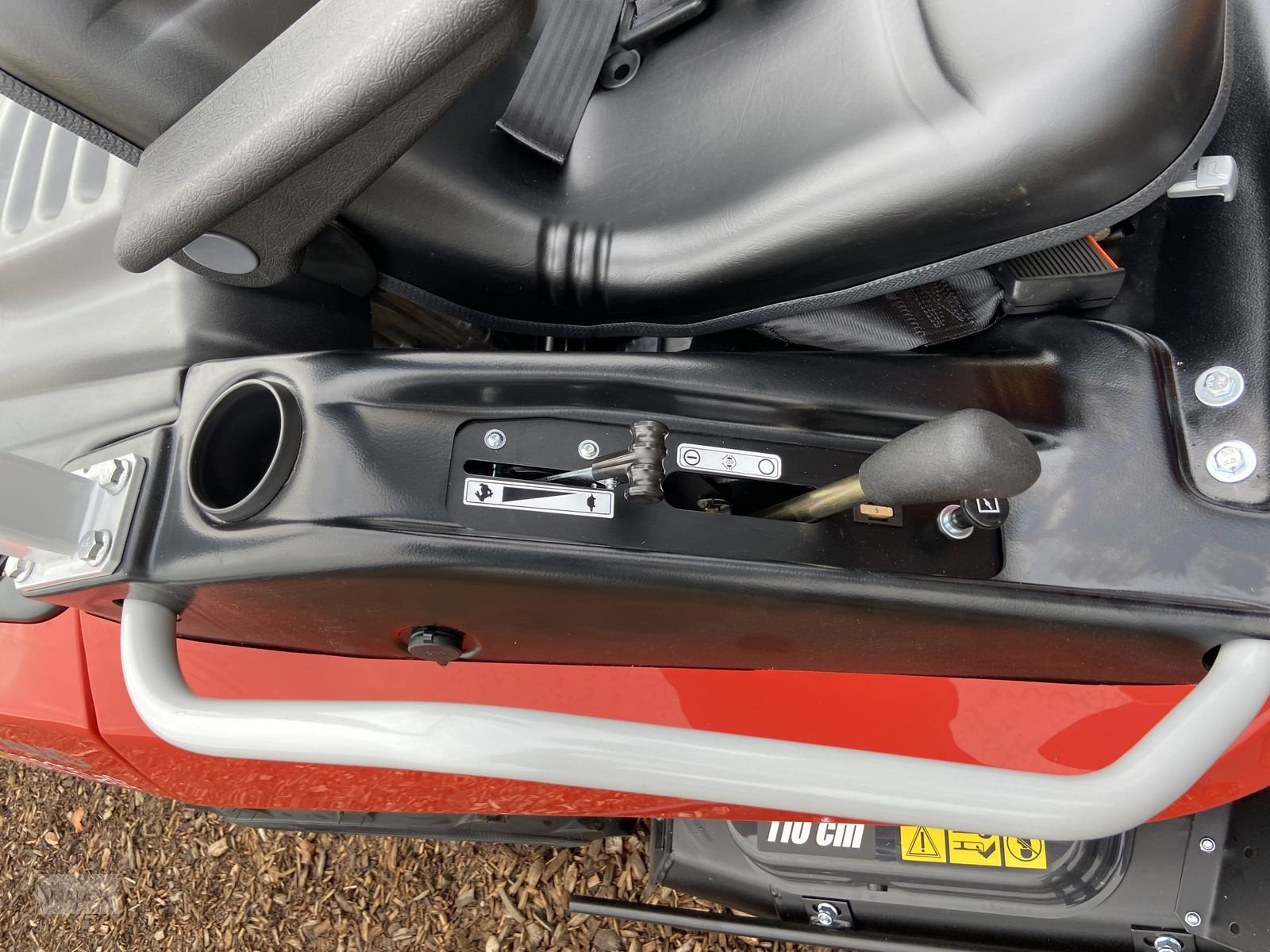 Rasentraktor a típus Herkules Hochgrasmäher HXT 110 - 26 Allrad NEU, Neumaschine ekkor: Burgkirchen (Kép 8)