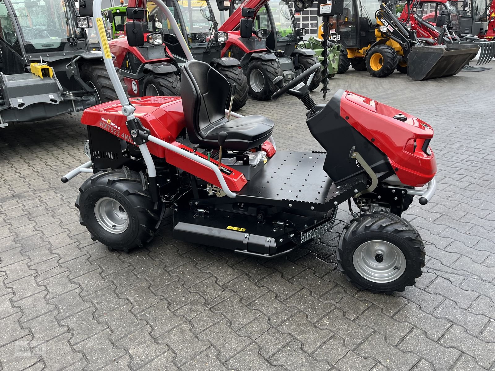 Rasentraktor a típus Herkules Hochgrasmäher HXT 923 2WD NEU, Neumaschine ekkor: Burgkirchen (Kép 18)