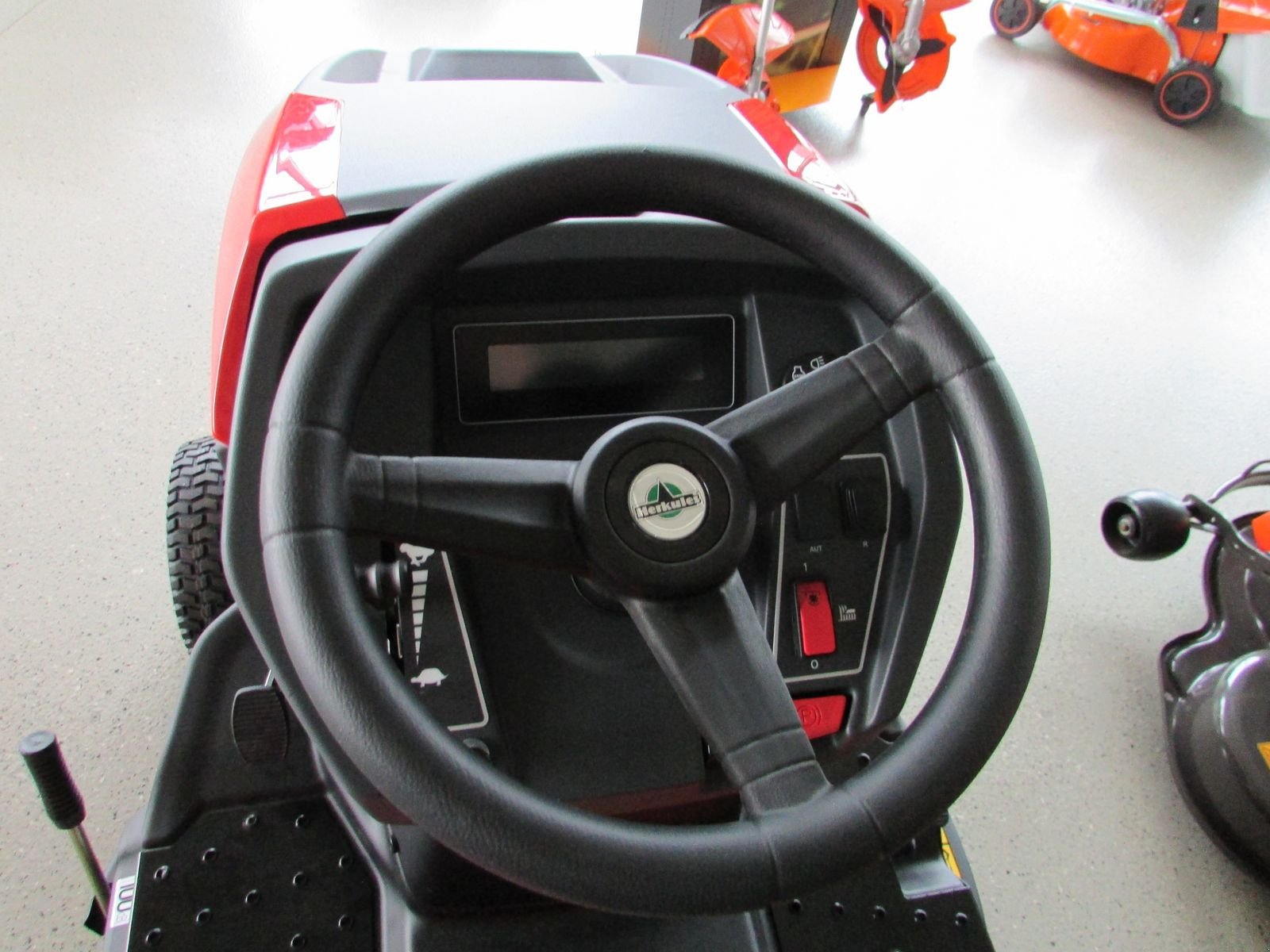 Rasentraktor tip Herkules HT 102-21 SH NEO, Gebrauchtmaschine in Saxen (Poză 12)