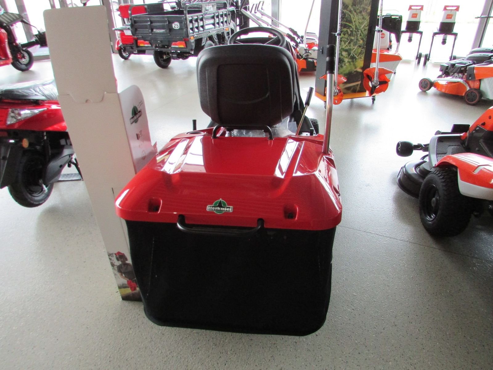 Rasentraktor tip Herkules HT 102-21 SH NEO, Gebrauchtmaschine in Saxen (Poză 9)