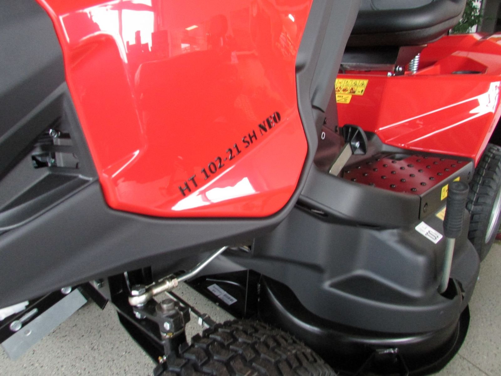 Rasentraktor tip Herkules HT 102-21 SH NEO, Gebrauchtmaschine in Saxen (Poză 2)