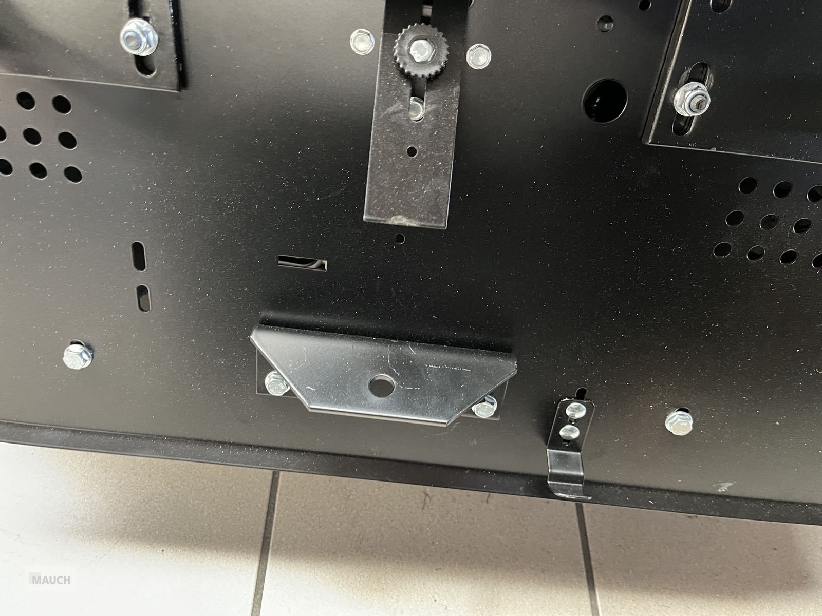 Rasentraktor of the type Herkules HT 102-24 XD 4WD Neo Modell 2025, Neumaschine in Burgkirchen (Picture 26)