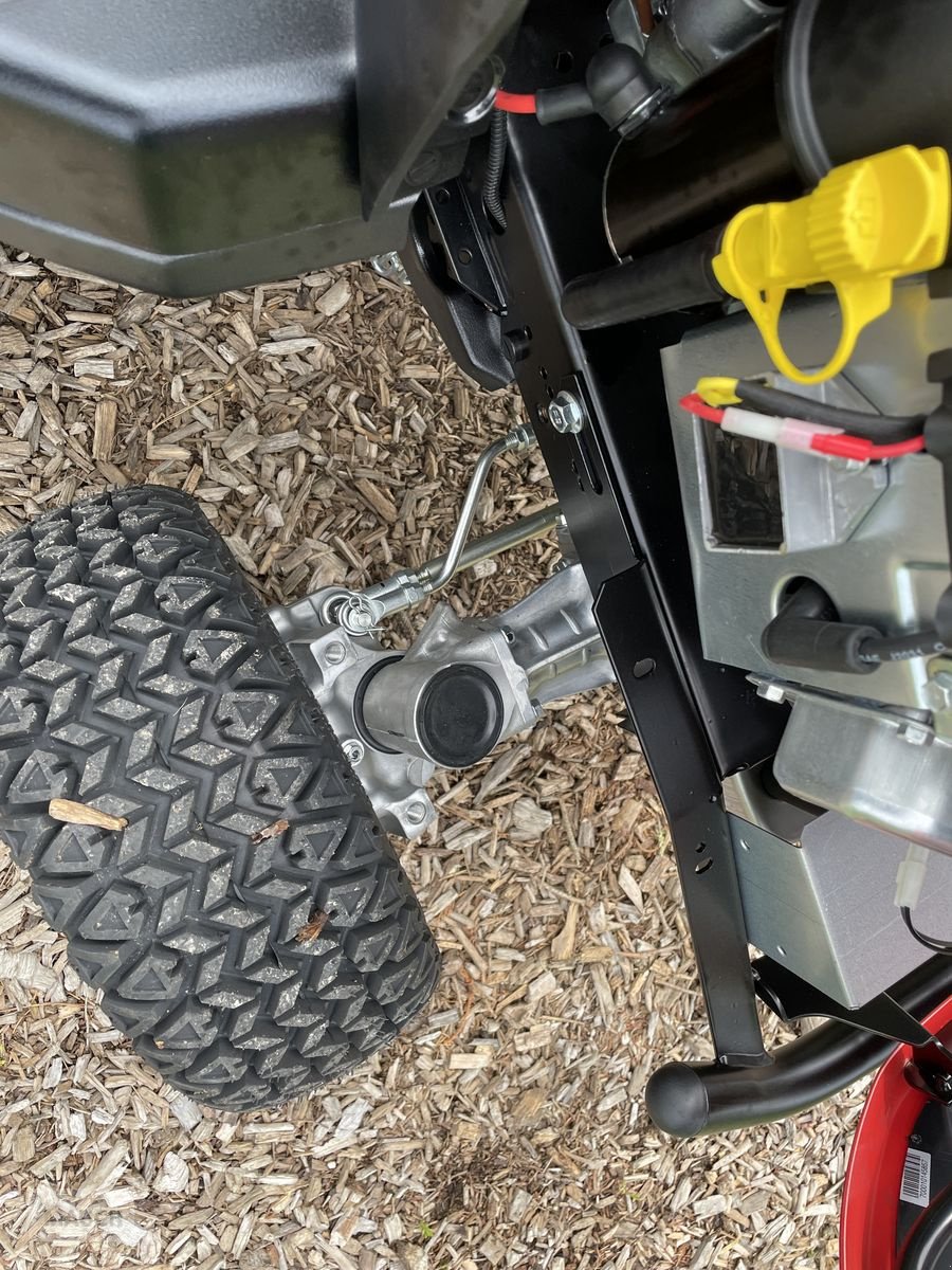 Rasentraktor des Typs Herkules HT 110 - 24 DX AWD Allrad, Neumaschine in Burgkirchen (Bild 4)