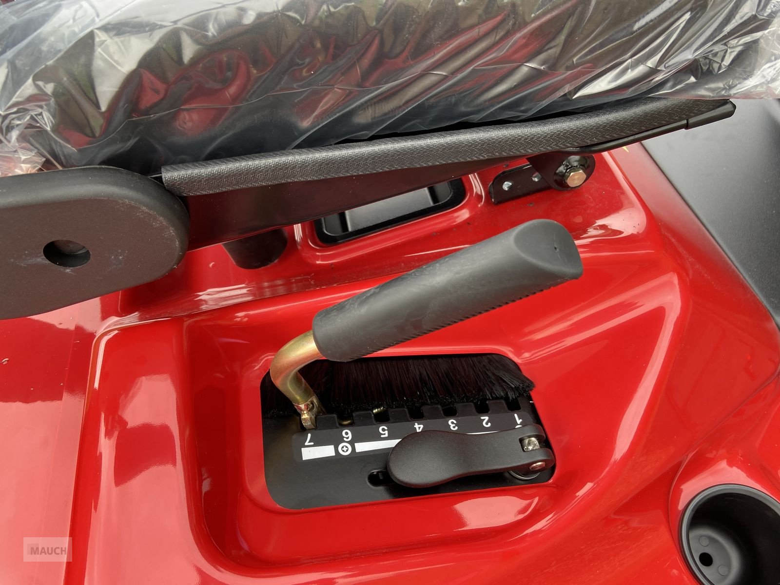 Rasentraktor типа Herkules HT110-22DH Hochgrasmäher, Gebrauchtmaschine в Burgkirchen (Фотография 13)