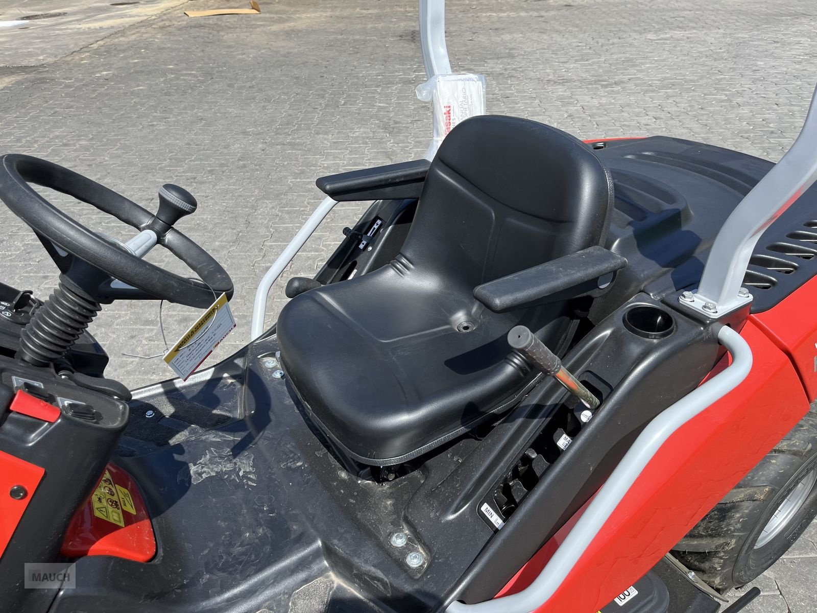 Rasentraktor от тип Herkules HXT 110 - 26 Allrad Hochgrasmäher 8h, Gebrauchtmaschine в Burgkirchen (Снимка 10)