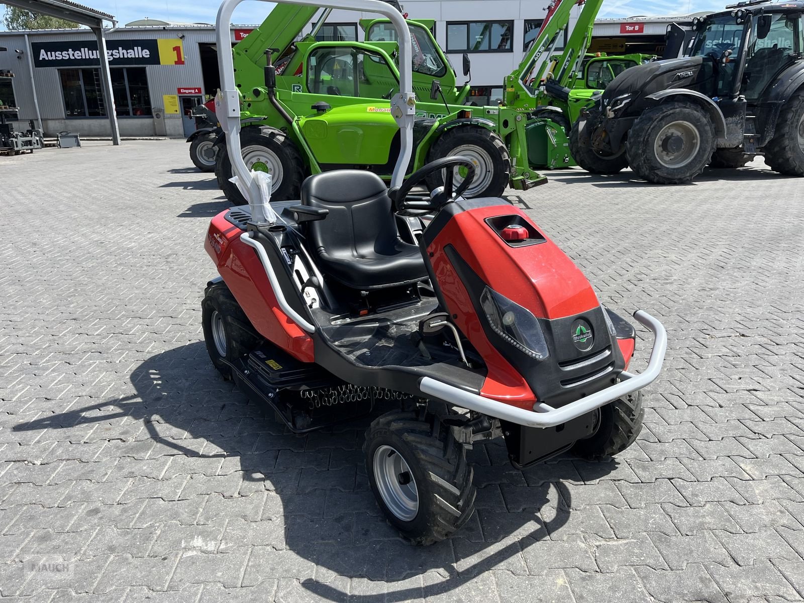 Rasentraktor от тип Herkules HXT 110 - 26 Allrad Hochgrasmäher 8h, Gebrauchtmaschine в Burgkirchen (Снимка 2)