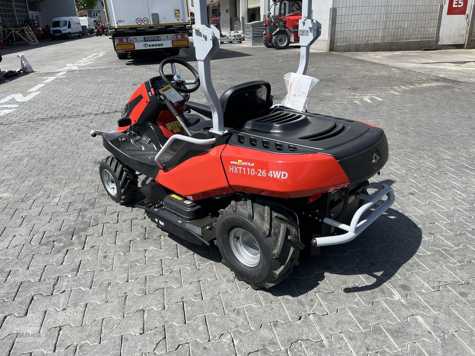 Rasentraktor от тип Herkules HXT 110 - 26 Allrad Hochgrasmäher 8h, Gebrauchtmaschine в Burgkirchen (Снимка 12)