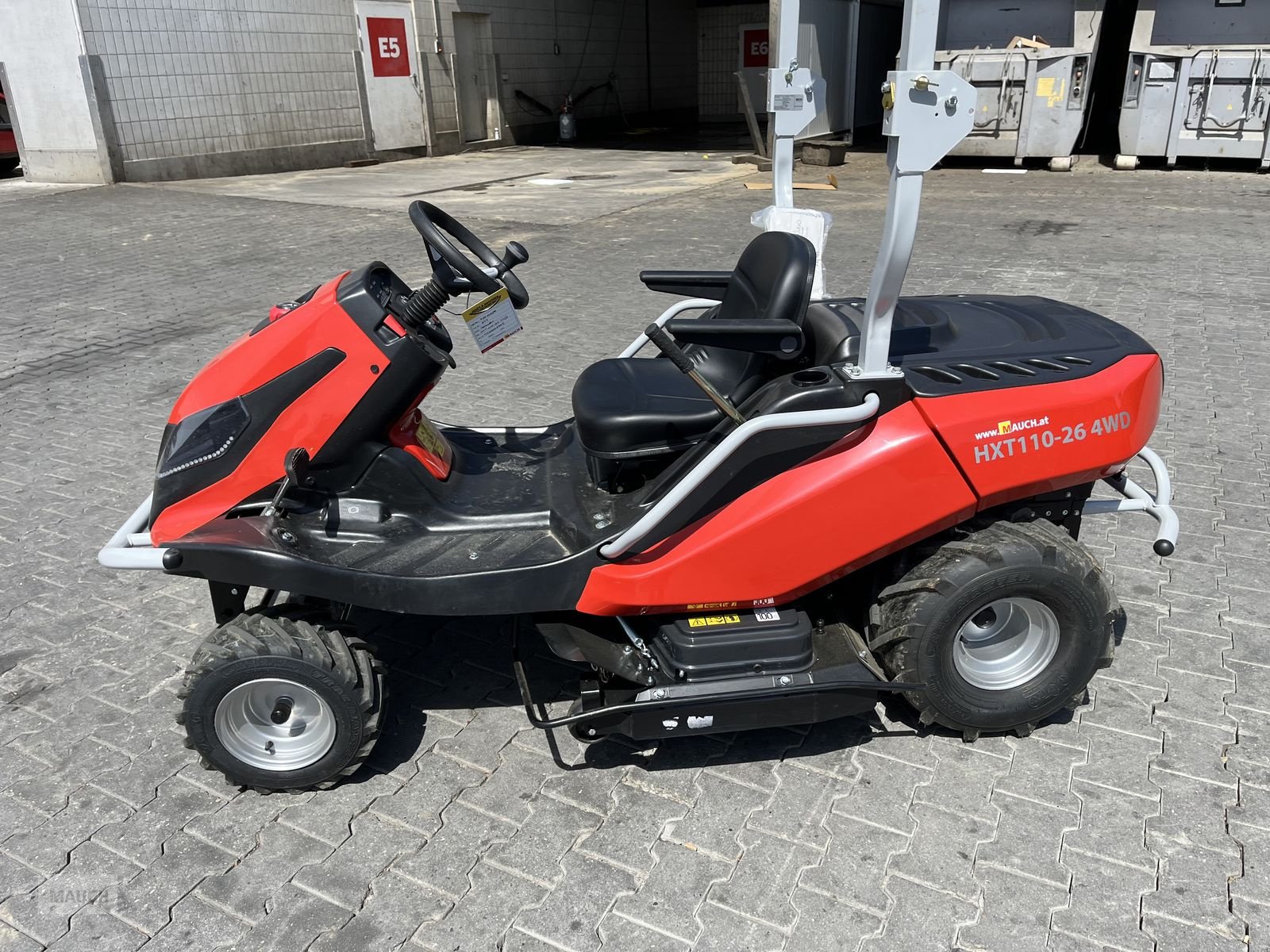 Rasentraktor от тип Herkules HXT 110 - 26 Allrad Hochgrasmäher 8h, Gebrauchtmaschine в Burgkirchen (Снимка 11)