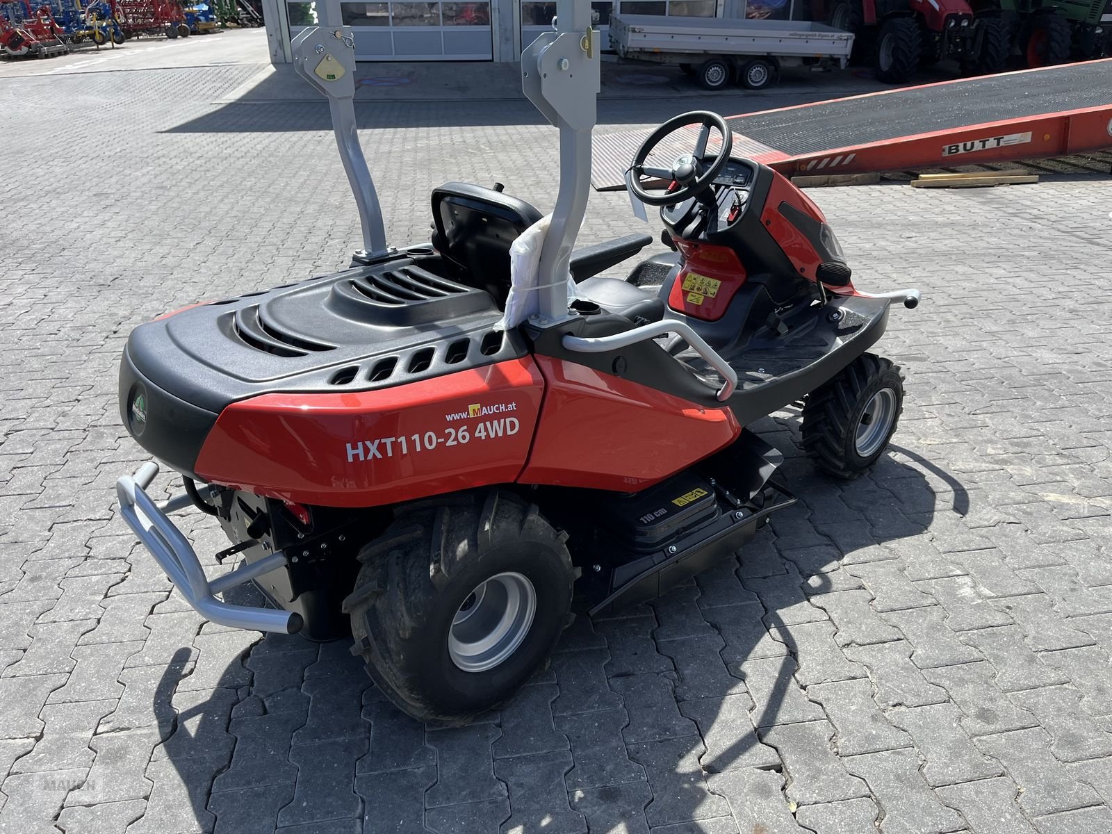 Rasentraktor от тип Herkules HXT 110 - 26 Allrad Hochgrasmäher 8h, Gebrauchtmaschine в Burgkirchen (Снимка 8)