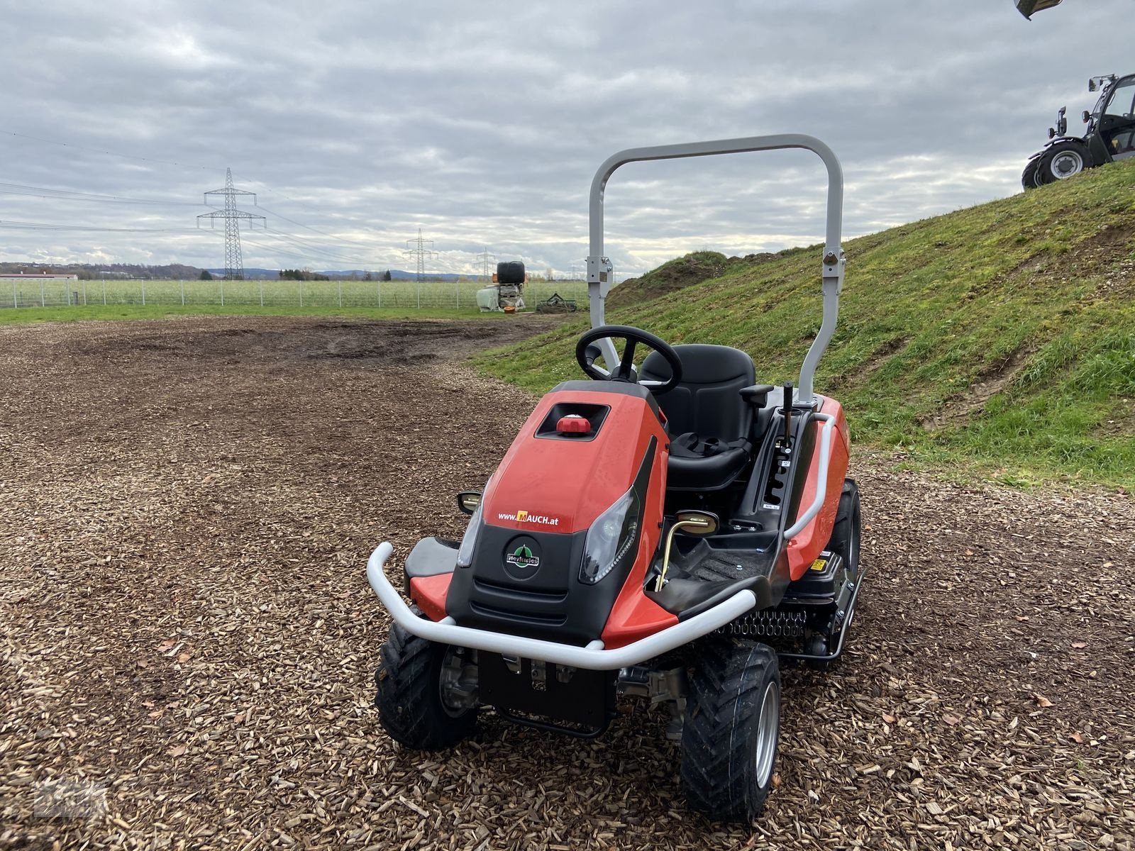 Rasentraktor des Typs Herkules HXT 110 - 26 Allrad Hochgrasmäher NEU, Neumaschine in Burgkirchen (Bild 13)