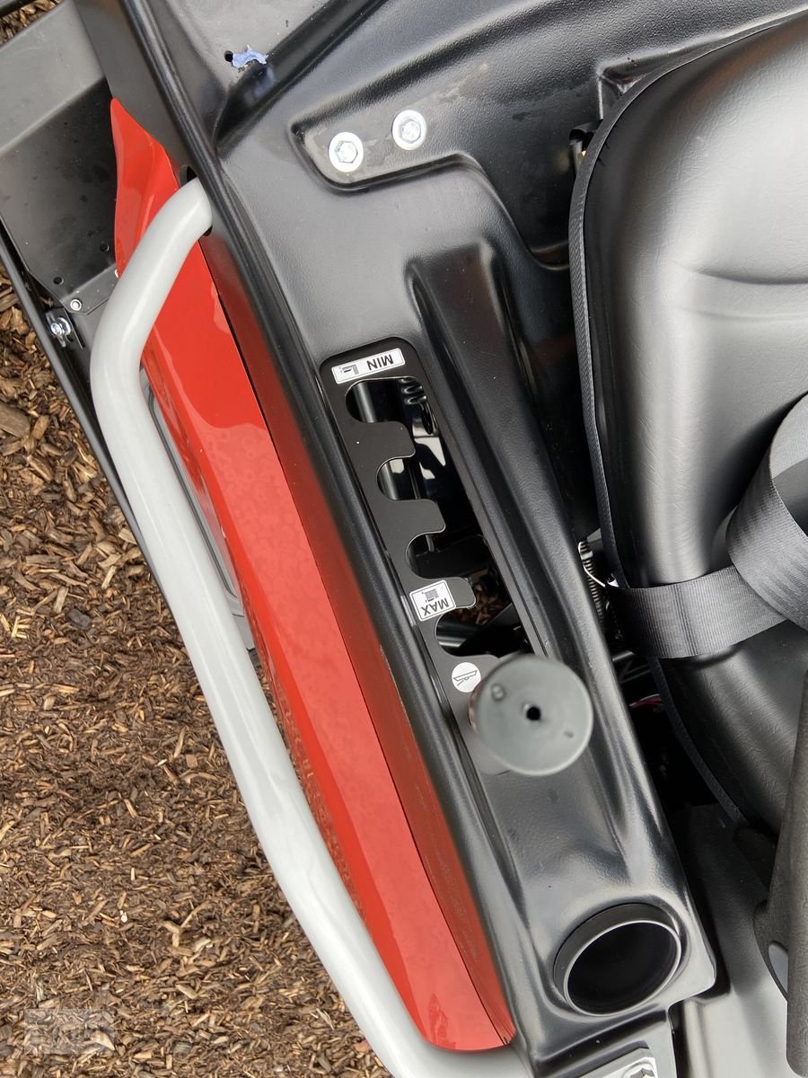Rasentraktor typu Herkules HXT 110 - 26 Allrad mit Kawasakimotor NEU, Neumaschine v Burgkirchen (Obrázek 17)
