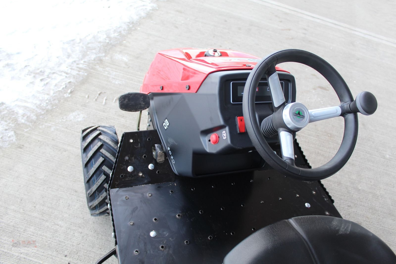 Rasentraktor des Typs Herkules HXT 923-4WD Allrad Hochgrasmäher, Neues Modell, Neumaschine in Eberschwang (Bild 14)