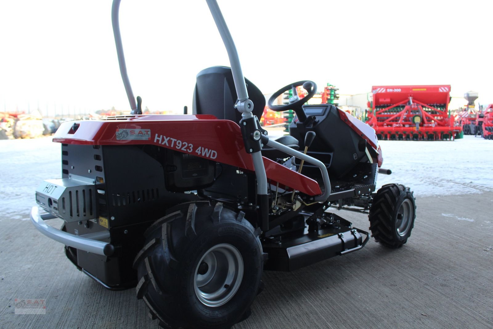 Rasentraktor des Typs Herkules HXT 923-4WD Allrad Hochgrasmäher, Neues Modell, Neumaschine in Eberschwang (Bild 21)