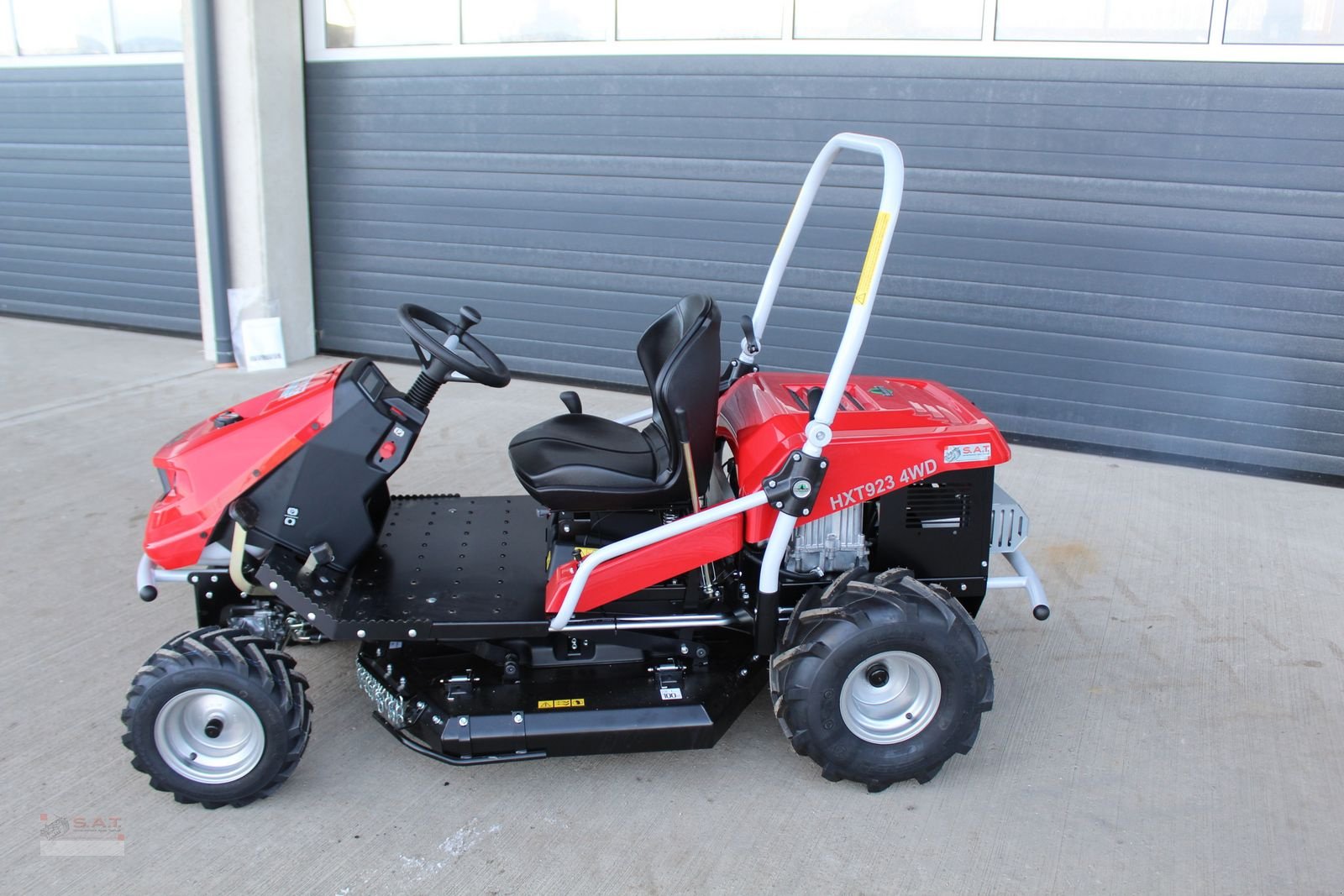 Rasentraktor des Typs Herkules HXT 923-4WD Allrad Hochgrasmäher, Neues Modell, Neumaschine in Eberschwang (Bild 5)