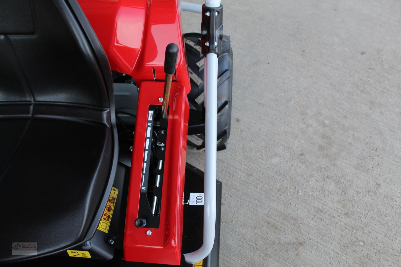 Rasentraktor des Typs Herkules HXT 923-4WD Allrad Hochgrasmäher, Neues Modell, Neumaschine in Eberschwang (Bild 16)