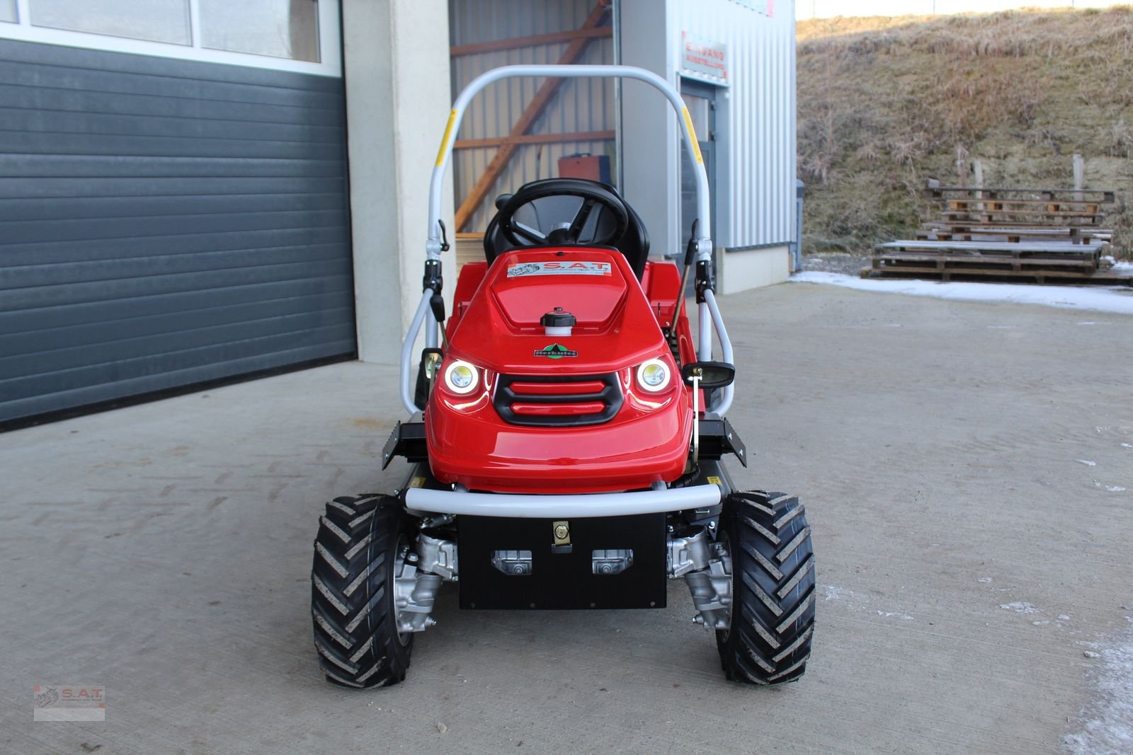 Rasentraktor des Typs Herkules HXT 923-4WD Allrad Hochgrasmäher, Neues Modell, Neumaschine in Eberschwang (Bild 4)
