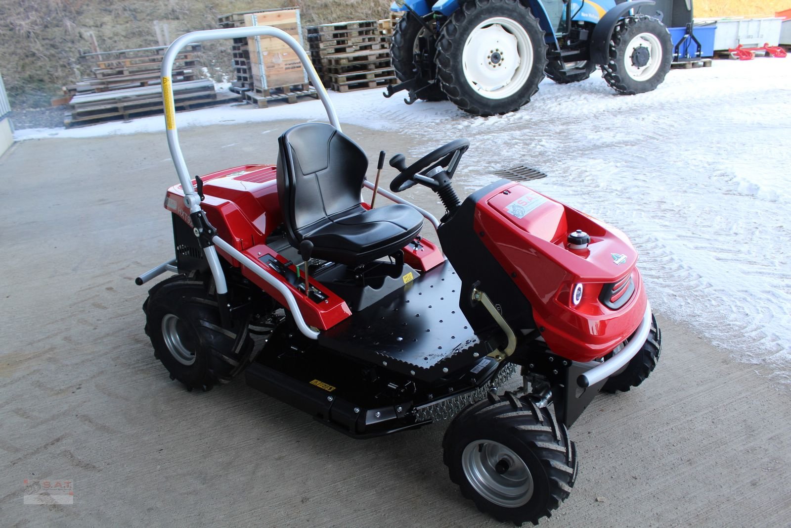 Rasentraktor des Typs Herkules HXT 923-4WD Allrad Hochgrasmäher, Neues Modell, Neumaschine in Eberschwang (Bild 3)