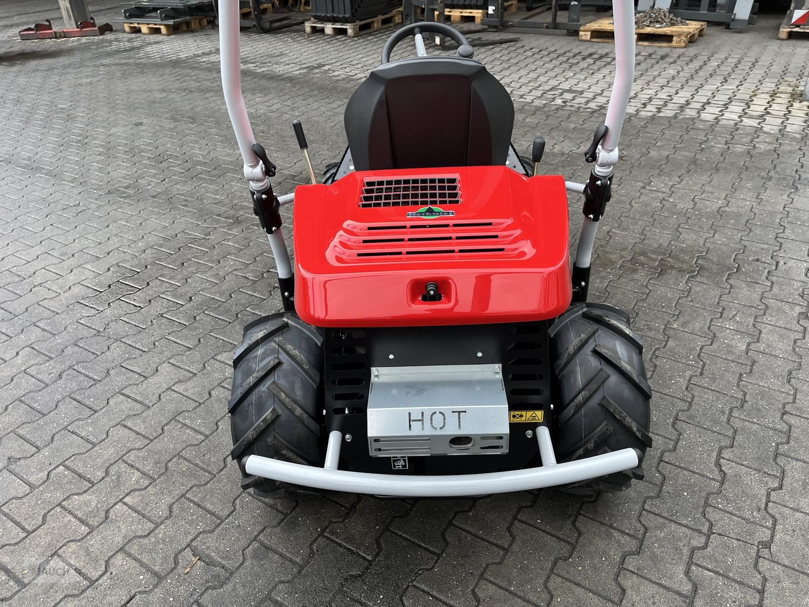 Rasentraktor tip Herkules HXT 923 Allrad Hochgrasmäher, Diff-Sperre, Neumaschine in Burgkirchen (Poză 16)