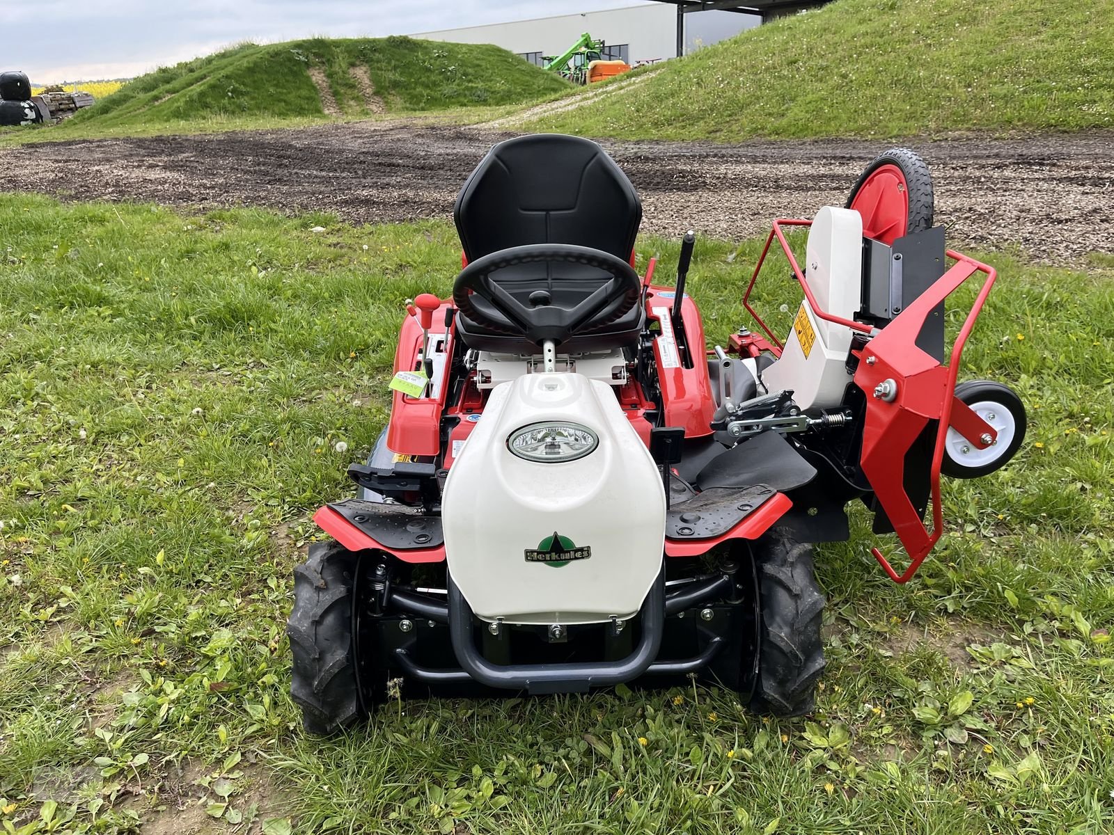 Rasentraktor tip Herkules RMK 180X Hydro Gestrüppmäher, Neumaschine in Burgkirchen (Poză 21)