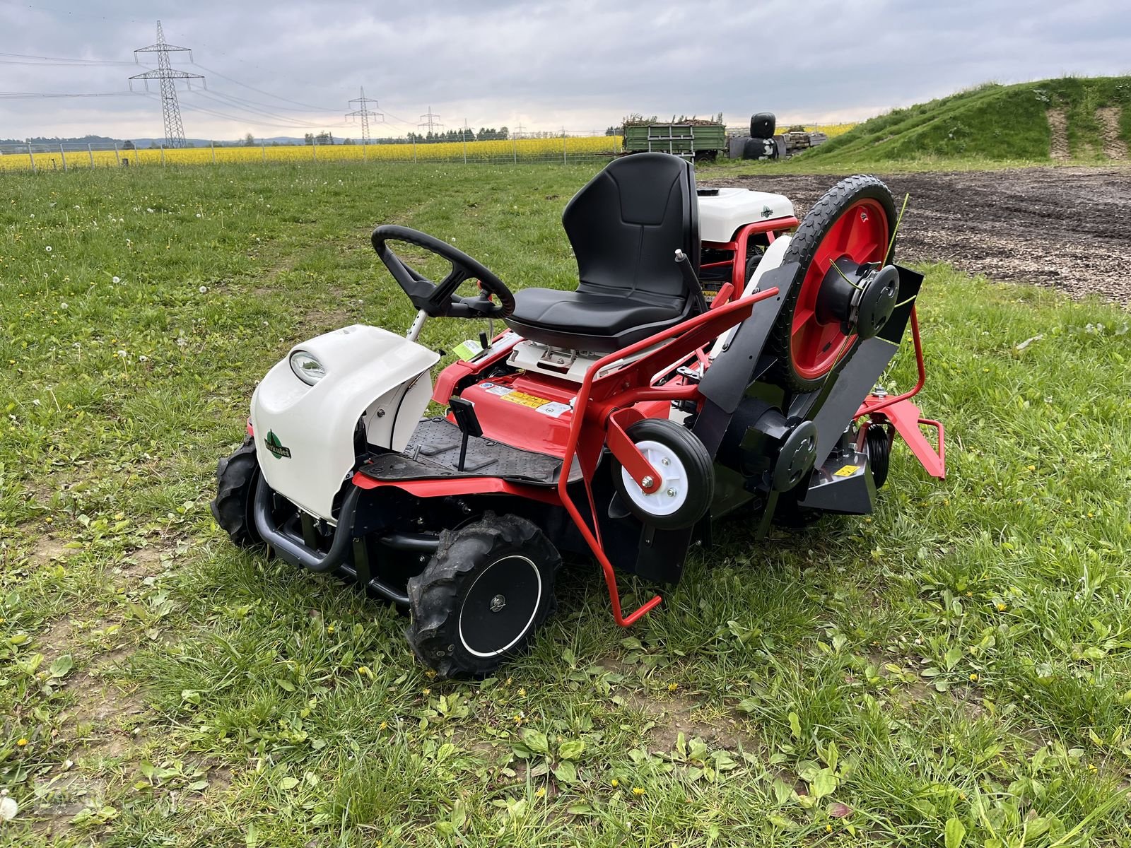Rasentraktor tip Herkules RMK 180X Hydro Gestrüppmäher, Neumaschine in Burgkirchen (Poză 23)