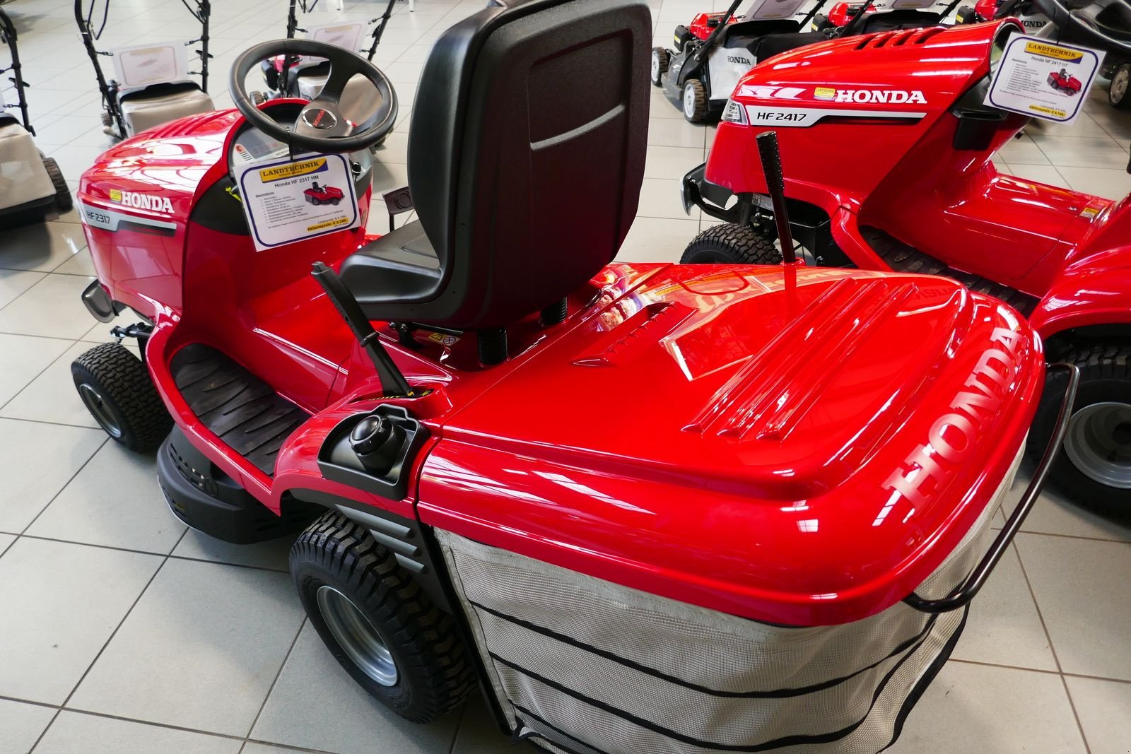 Rasentraktor des Typs Honda HF 2317 HM, Gebrauchtmaschine in Villach (Bild 7)