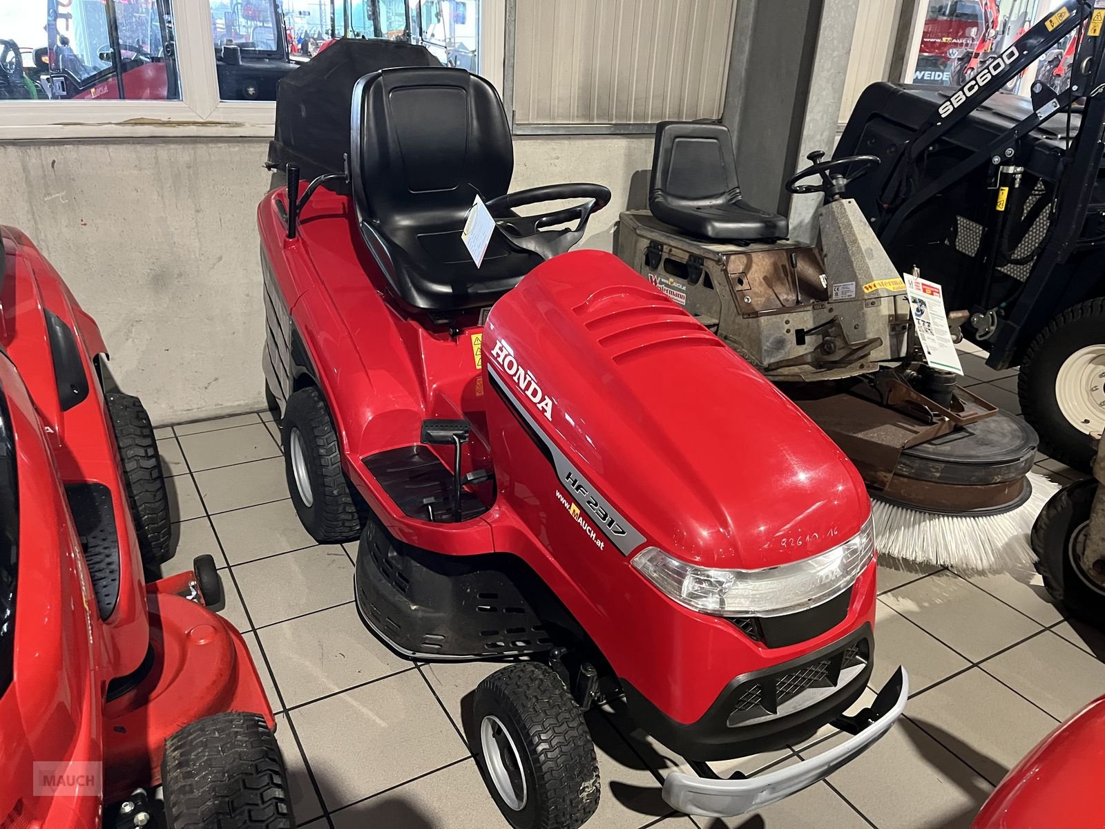 Rasentraktor typu Honda HF 2317HME, Gebrauchtmaschine v Burgkirchen (Obrázek 1)