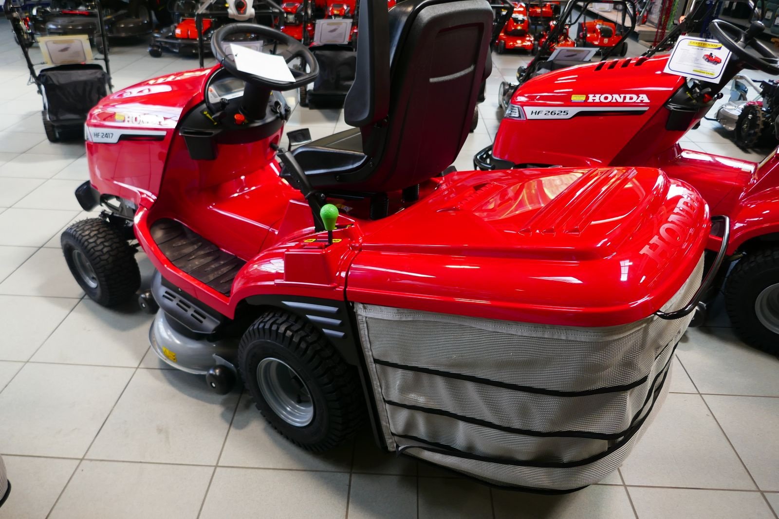 Rasentraktor типа Honda HF 2417 HT, Gebrauchtmaschine в Villach (Фотография 7)