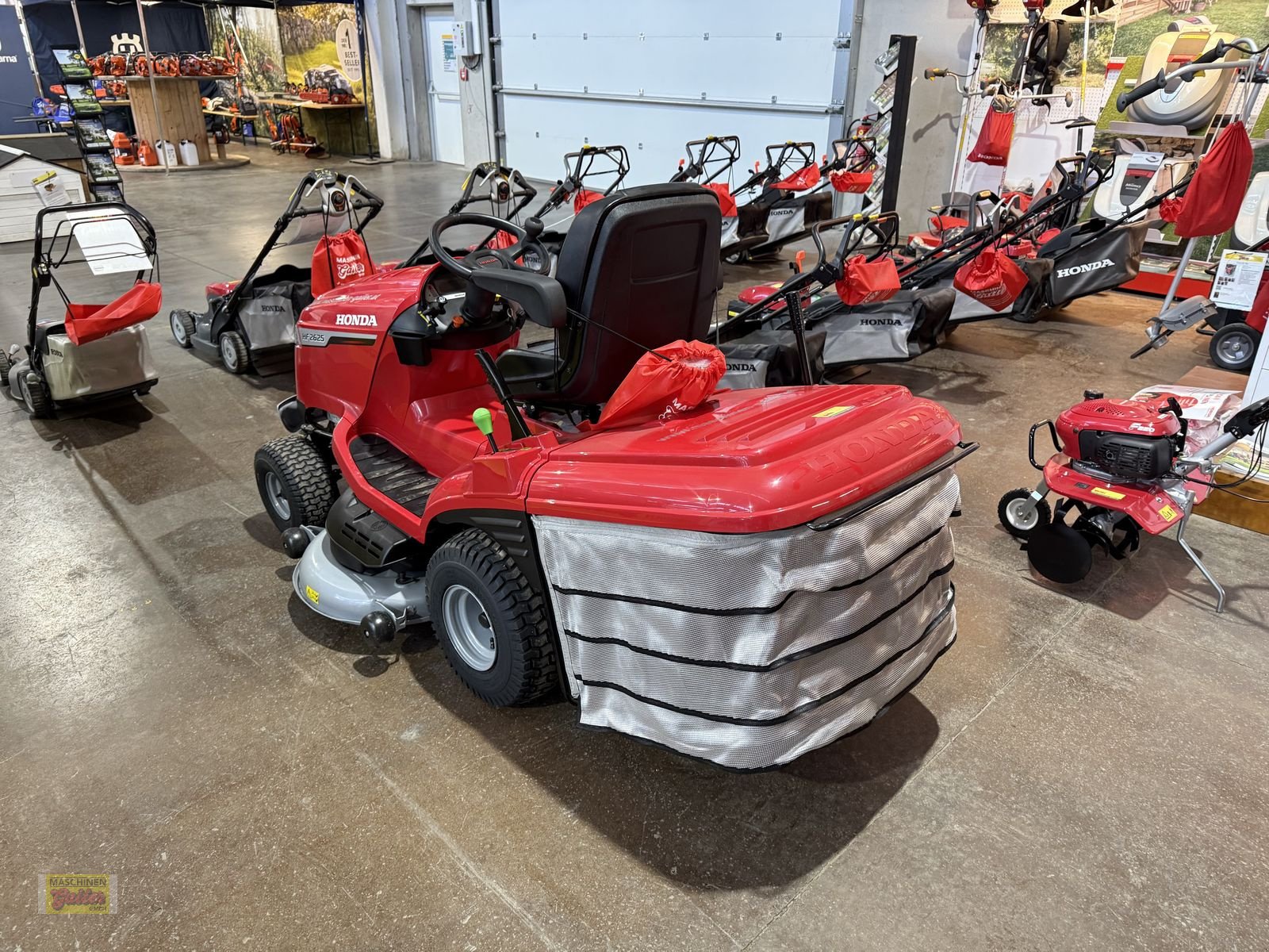 Rasentraktor des Typs Honda HF 2417 HTE Rasentraktor, Neumaschine in Kötschach (Bild 7)