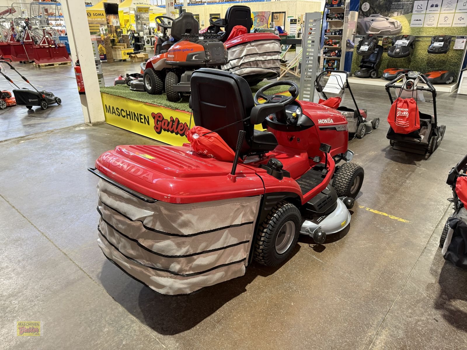 Rasentraktor des Typs Honda HF 2417 HTE Rasentraktor, Neumaschine in Kötschach (Bild 8)