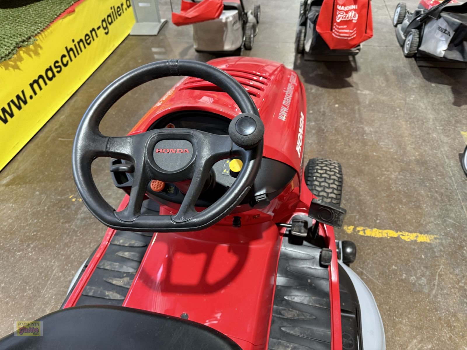 Rasentraktor des Typs Honda HF 2417 HTE Rasentraktor, Neumaschine in Kötschach (Bild 10)