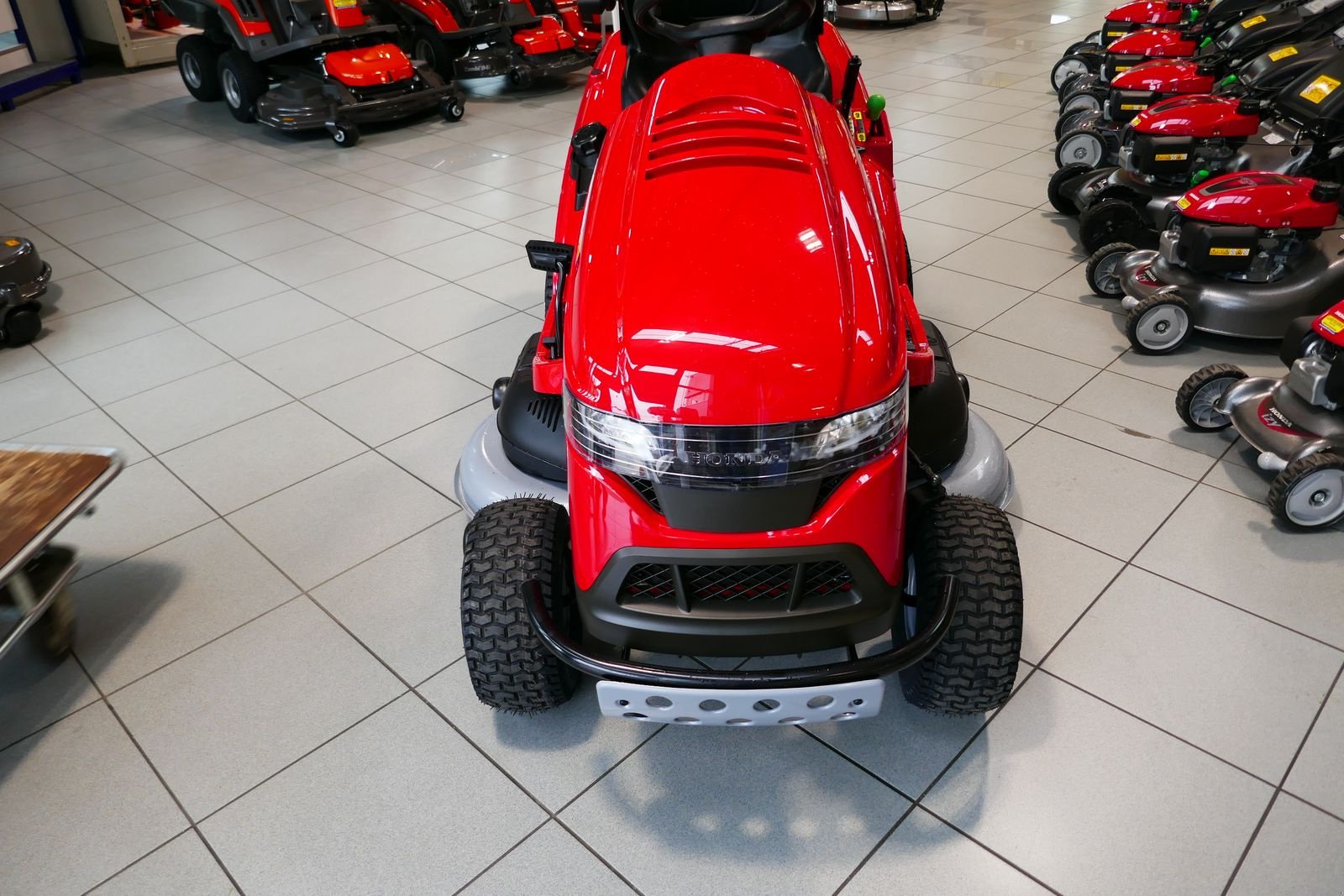 Rasentraktor des Typs Honda HF 2625 HTEH, Gebrauchtmaschine in Villach (Bild 8)