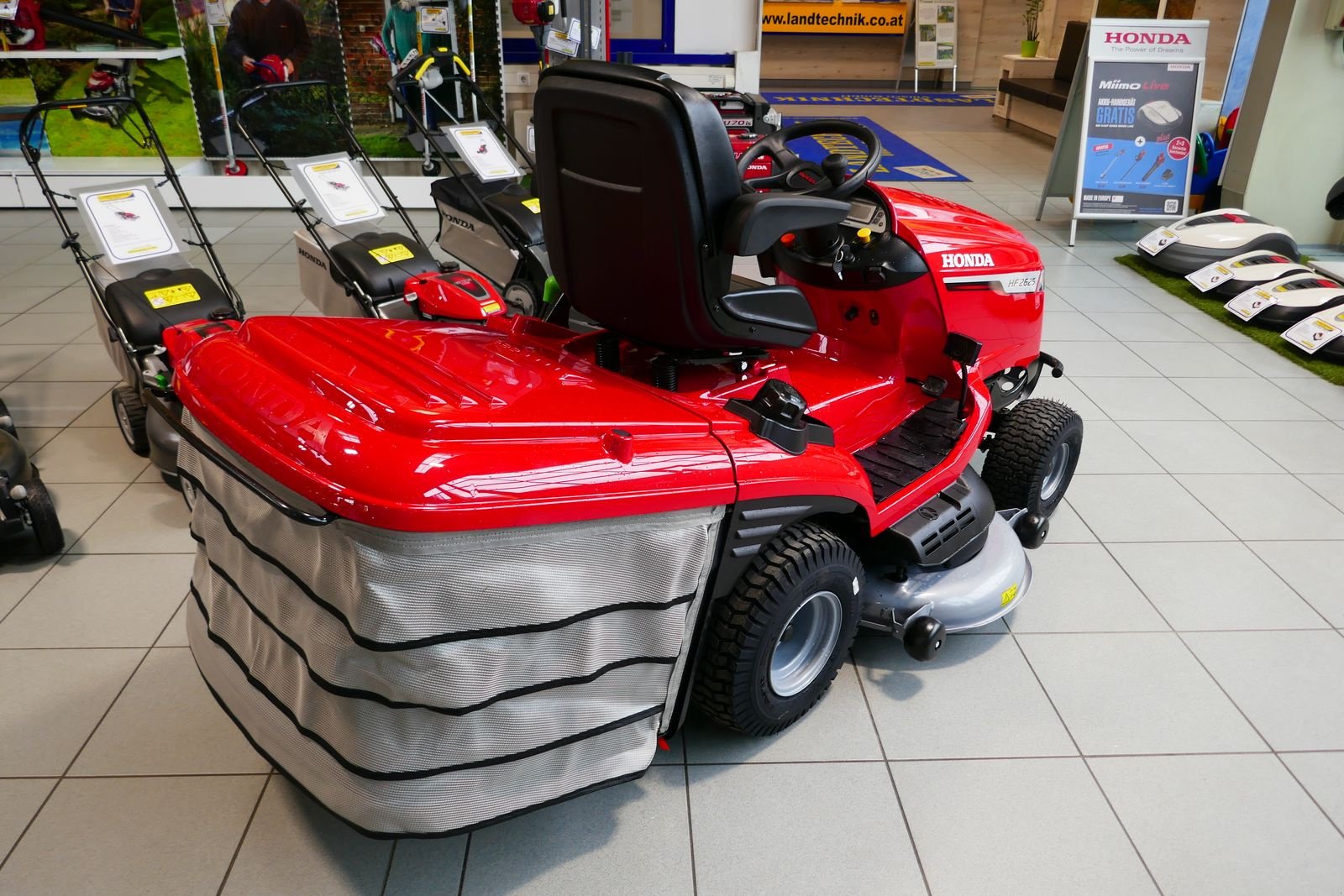 Rasentraktor des Typs Honda HF 2625 HTEH, Gebrauchtmaschine in Villach (Bild 6)