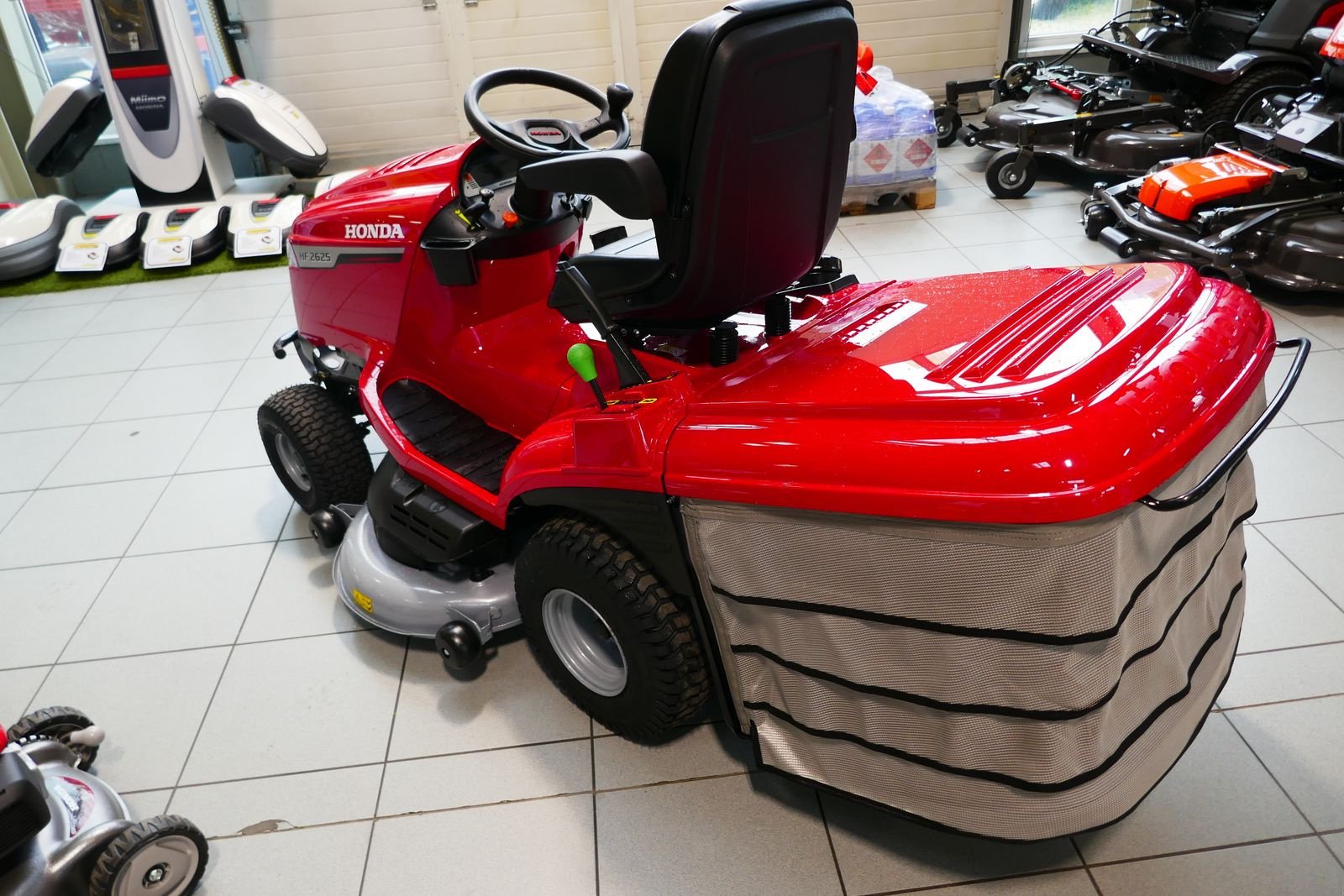 Rasentraktor des Typs Honda HF 2625 HTEH, Gebrauchtmaschine in Villach (Bild 7)