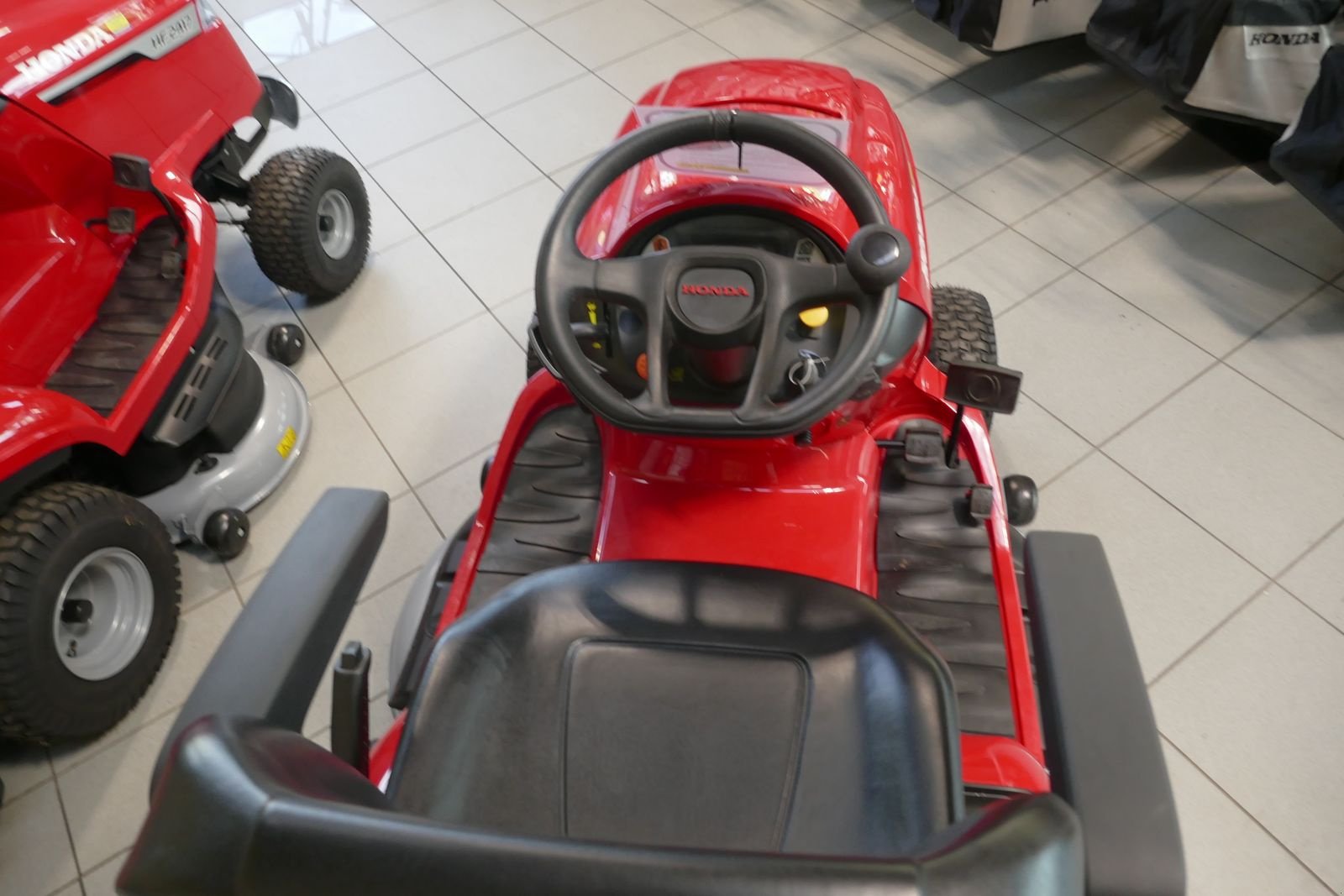 Rasentraktor του τύπου Honda HF 2625 HTEH, Gebrauchtmaschine σε Villach (Φωτογραφία 4)