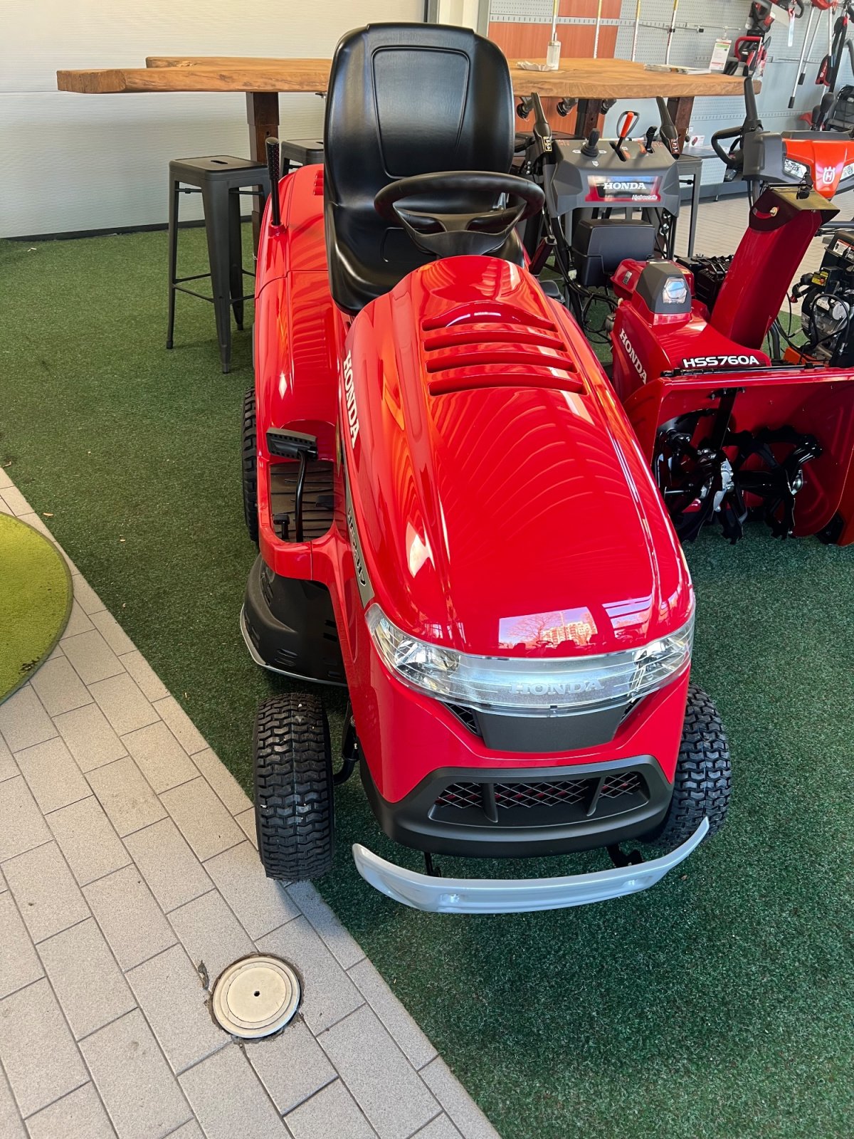 Rasentraktor typu Honda HF2317, Neumaschine v München (Obrázek 2)