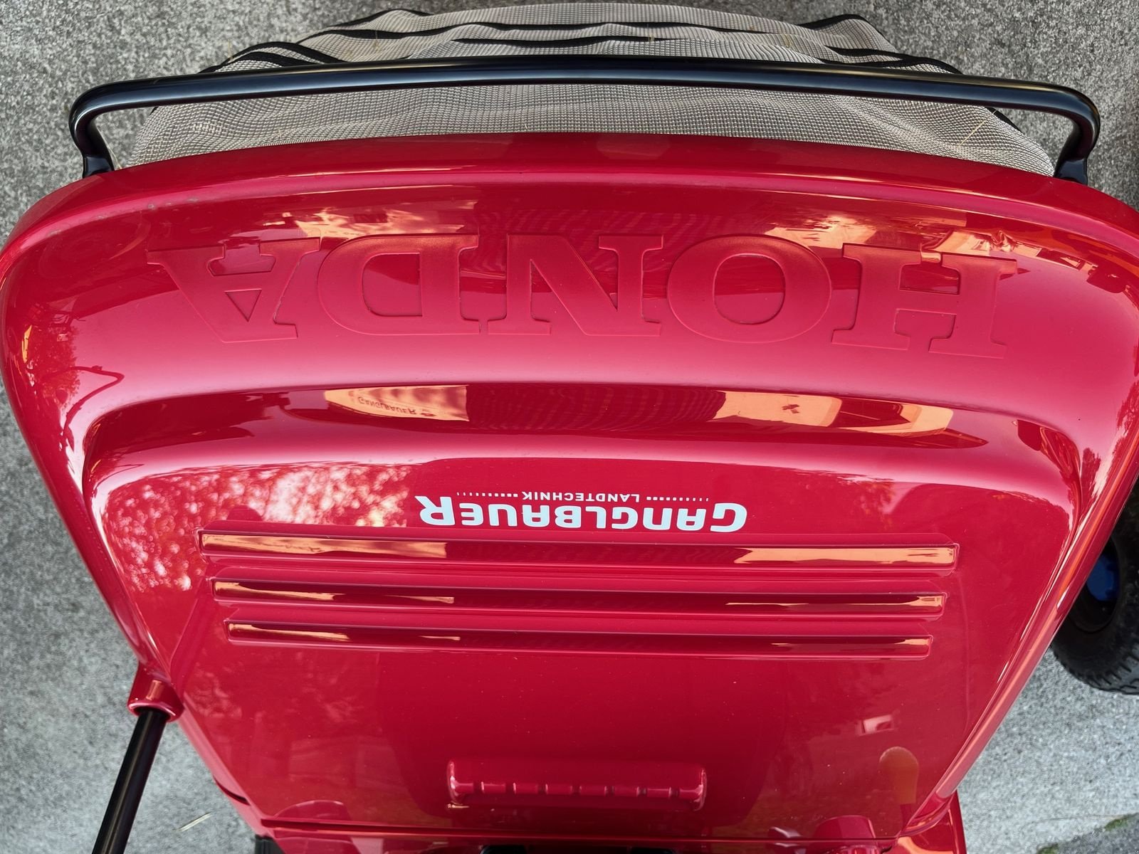 Rasentraktor of the type Honda Honda HF 2625 122cm Mähdeck, Vorführmaschine in Waldneukirchen (Picture 7)